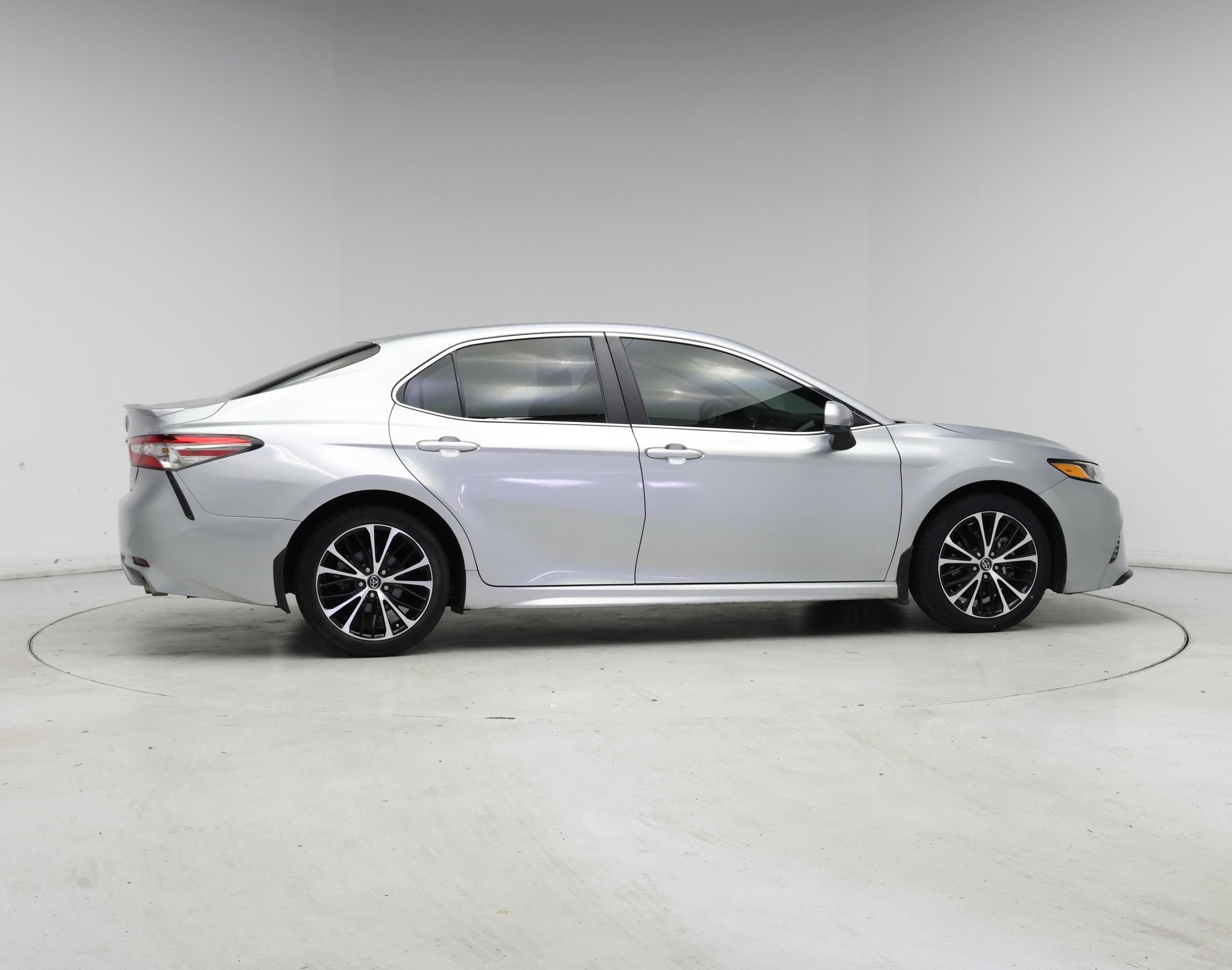 Thumbnail: 2018 Toyota Camry - 7