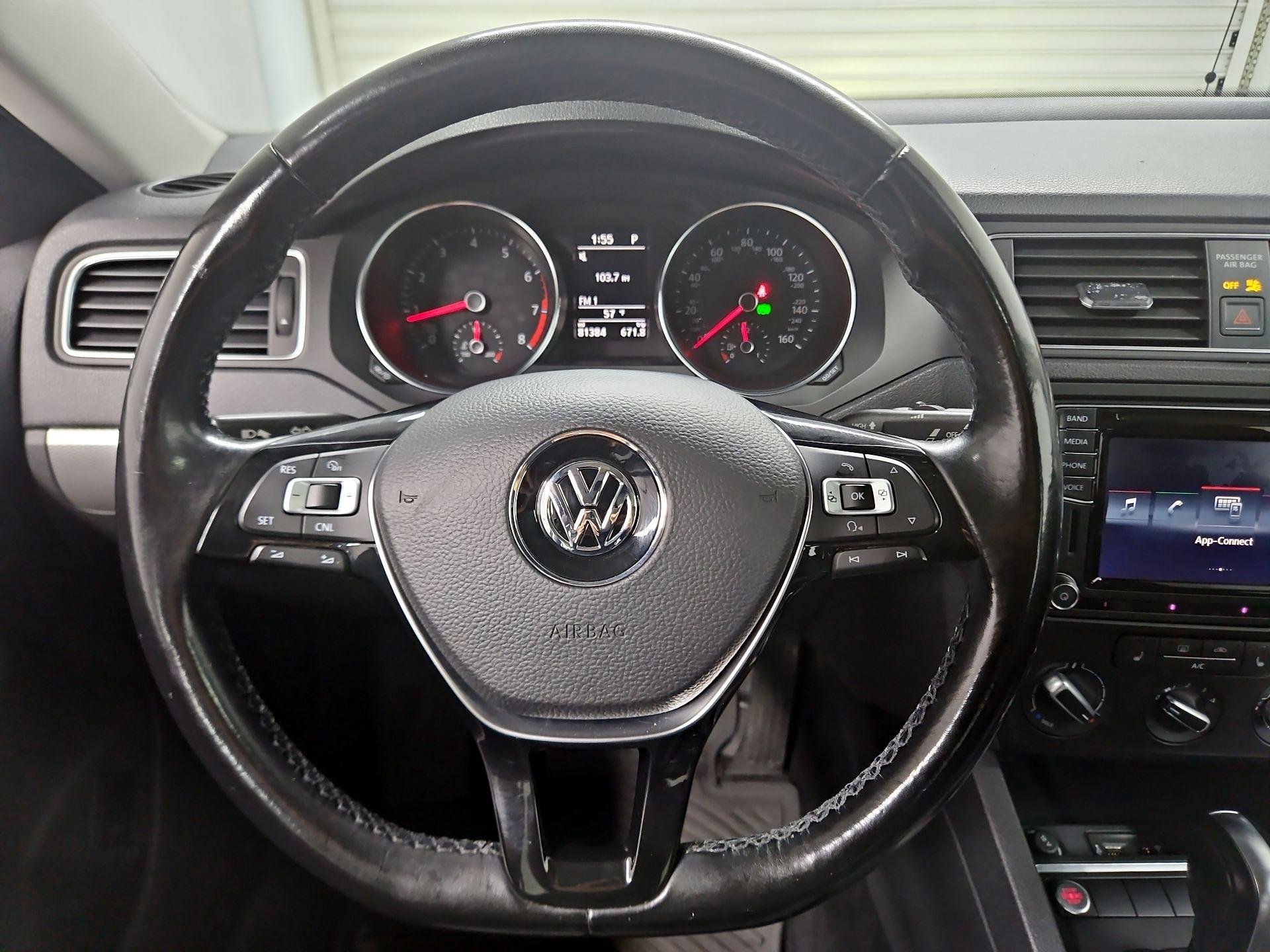 Thumbnail: 2017 Volkswagen Jetta - 10