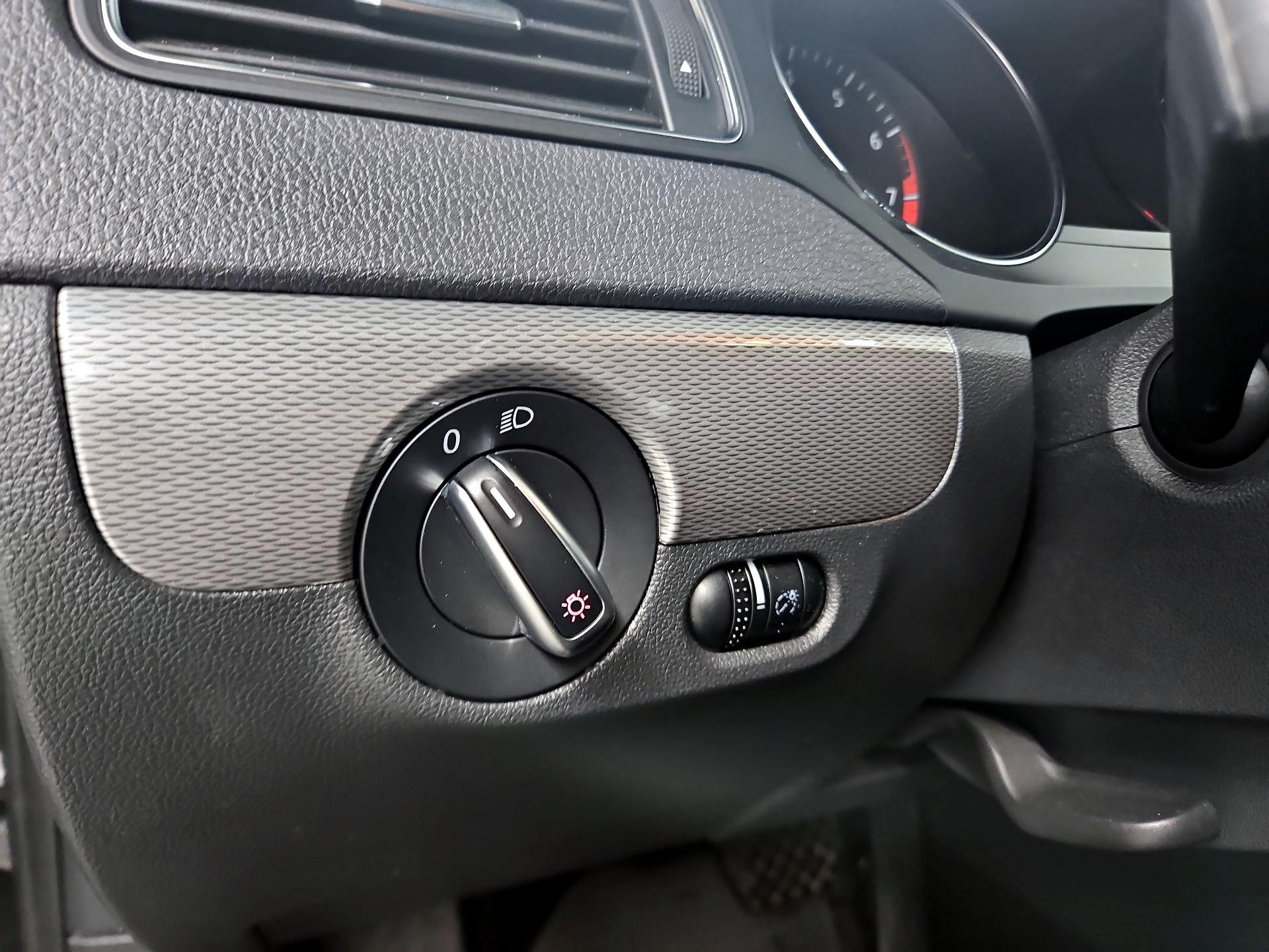 Thumbnail: 2017 Volkswagen Jetta - 13