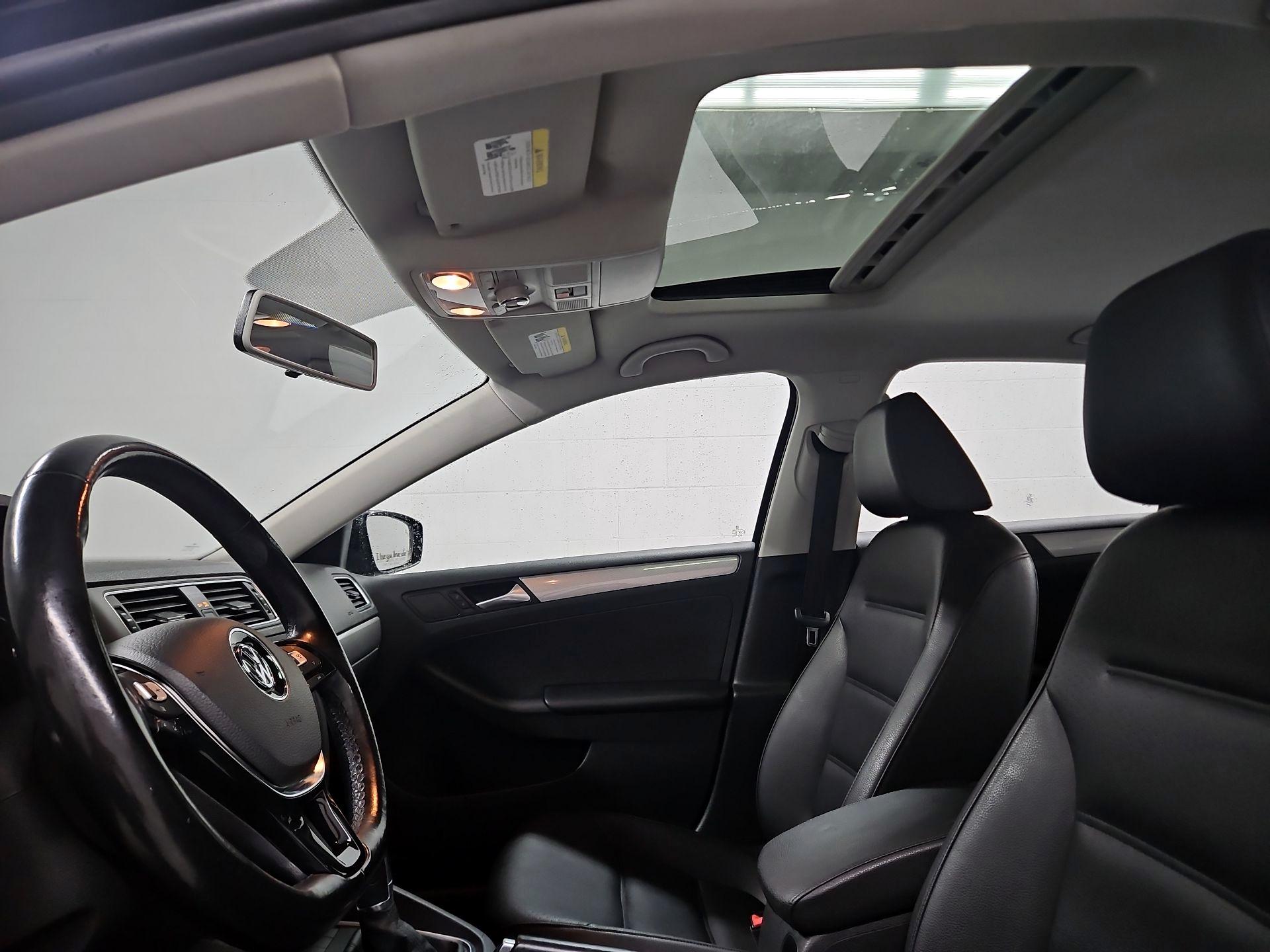 Thumbnail: 2017 Volkswagen Jetta - 19