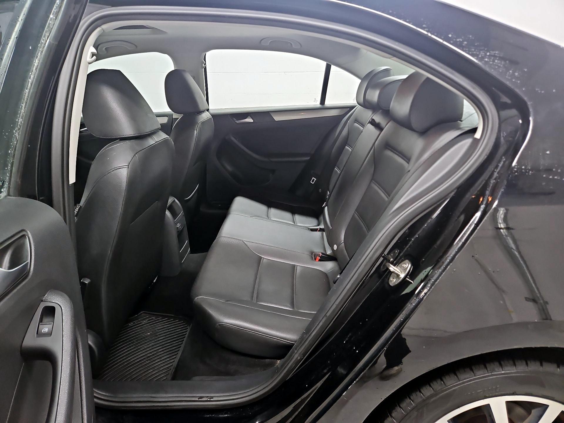 Thumbnail: 2017 Volkswagen Jetta - 20