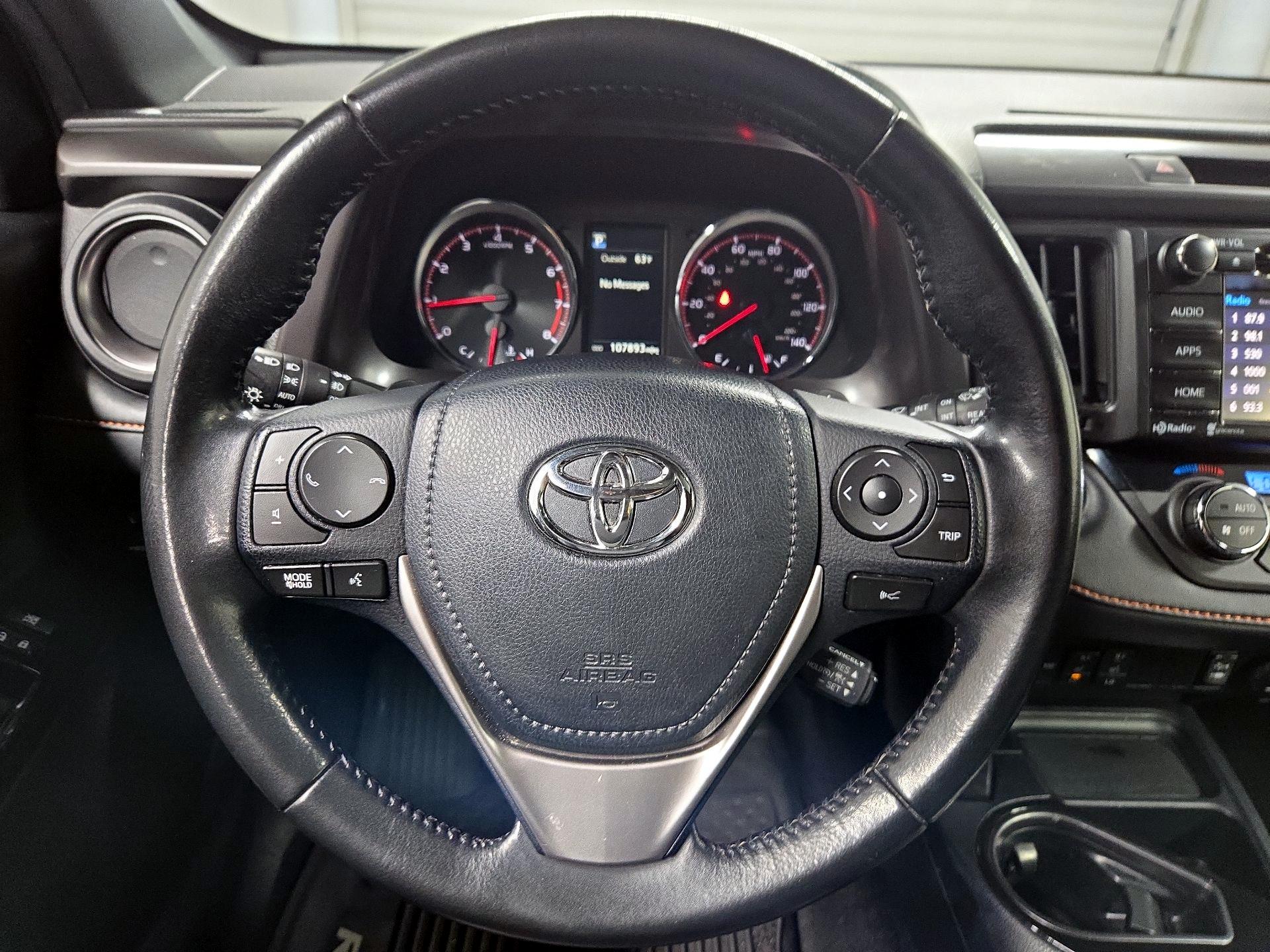 Thumbnail: 2017 Toyota RAV4 - 10