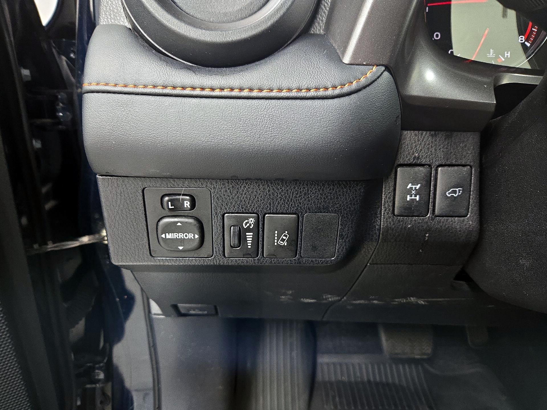 Thumbnail: 2017 Toyota RAV4 - 13