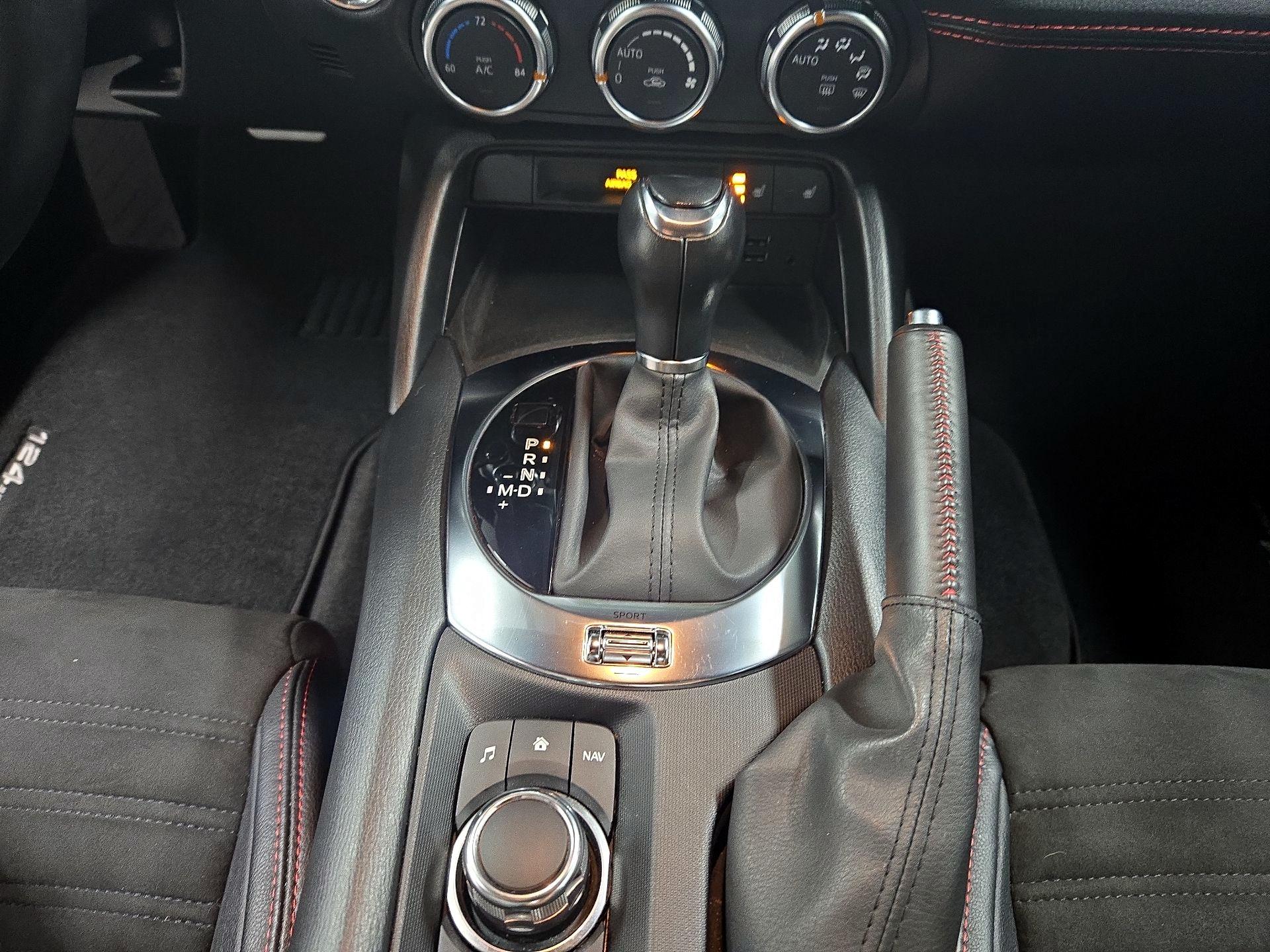 Thumbnail: 2018 Fiat 124 Spider - 17