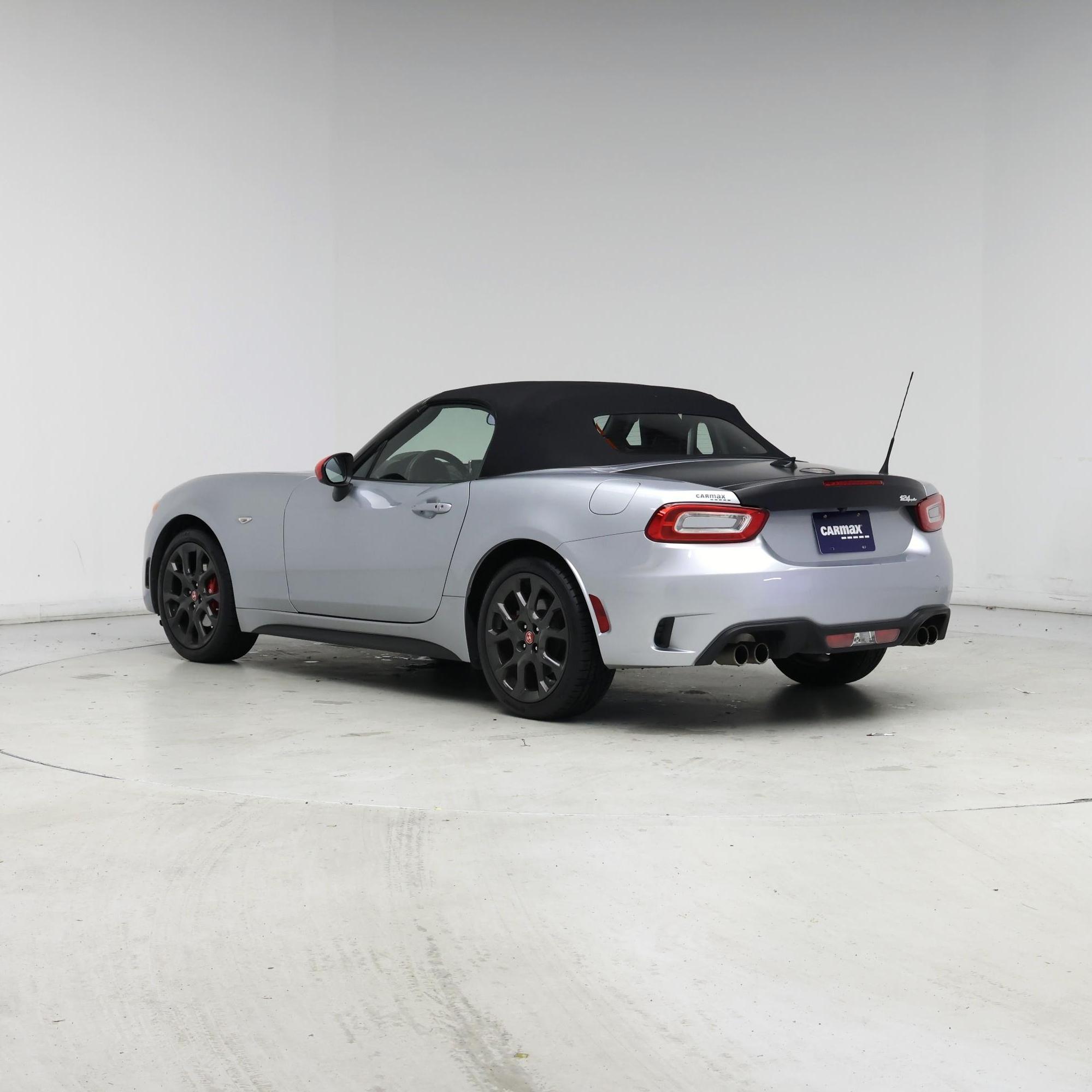 Thumbnail: 2018 Fiat 124 Spider - 2