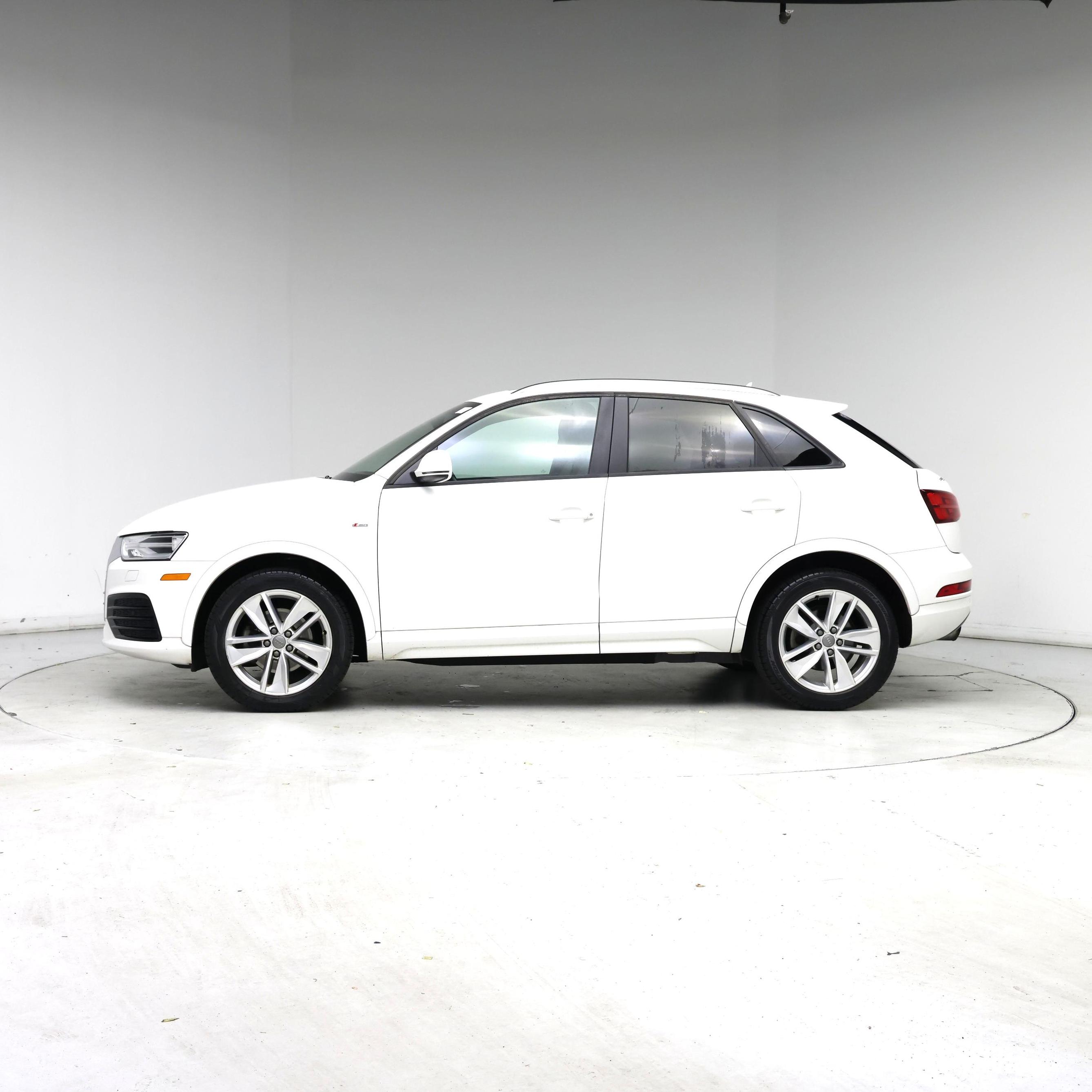 Thumbnail: 2018 Audi Q3 - 3