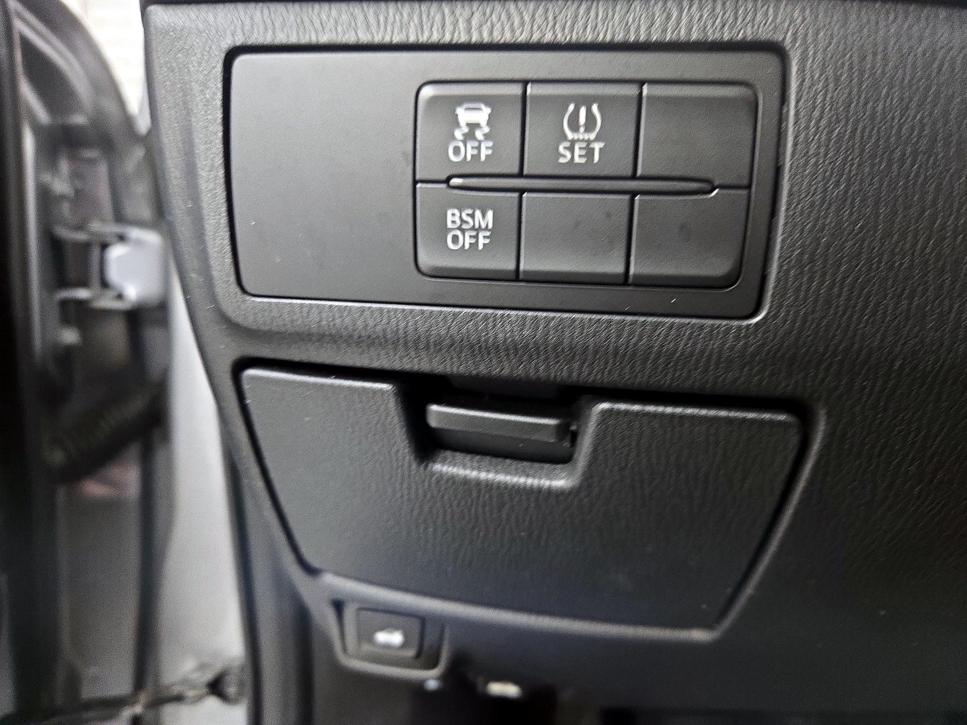 Thumbnail: 2015 Mazda Mazda6 - 13