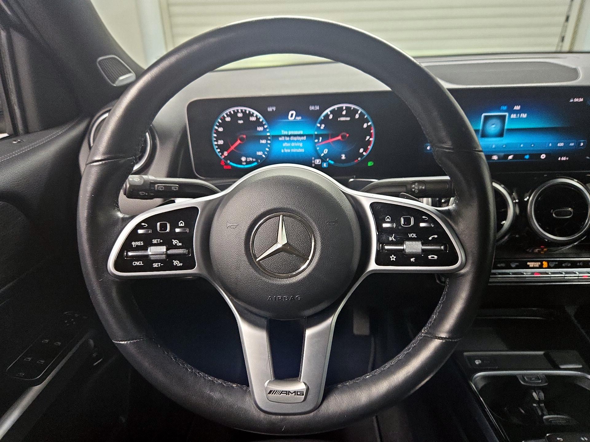 Thumbnail: 2020 Mercedes-Benz GLB - 10