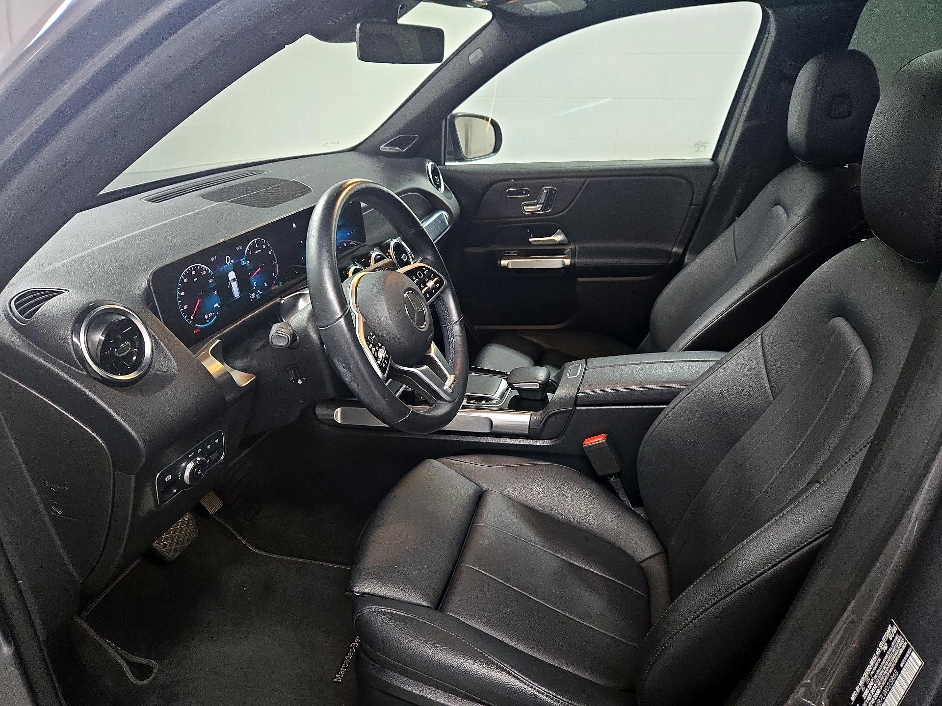 Thumbnail: 2020 Mercedes-Benz GLB - 11