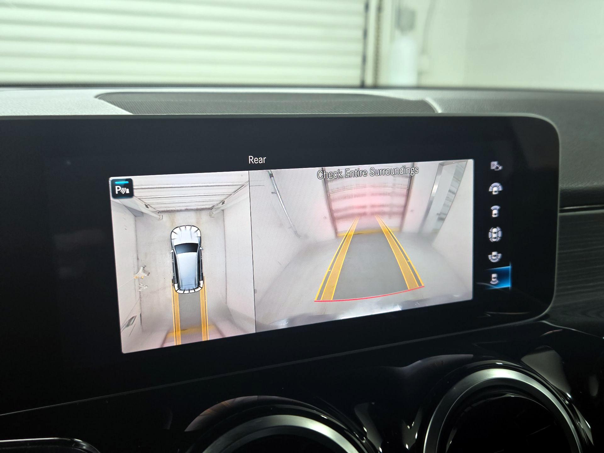 Thumbnail: 2020 Mercedes-Benz GLB - 14