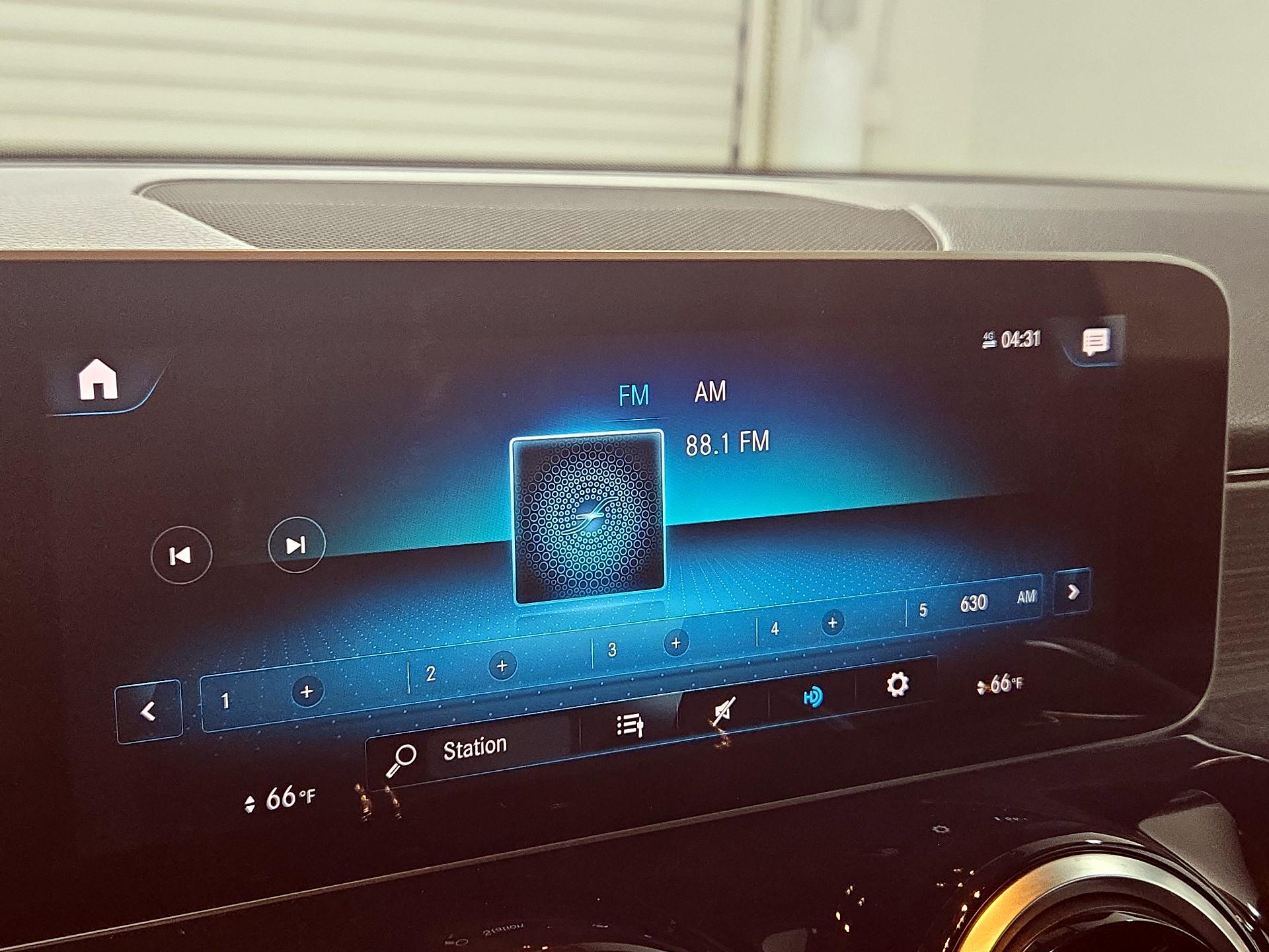 Thumbnail: 2020 Mercedes-Benz GLB - 15