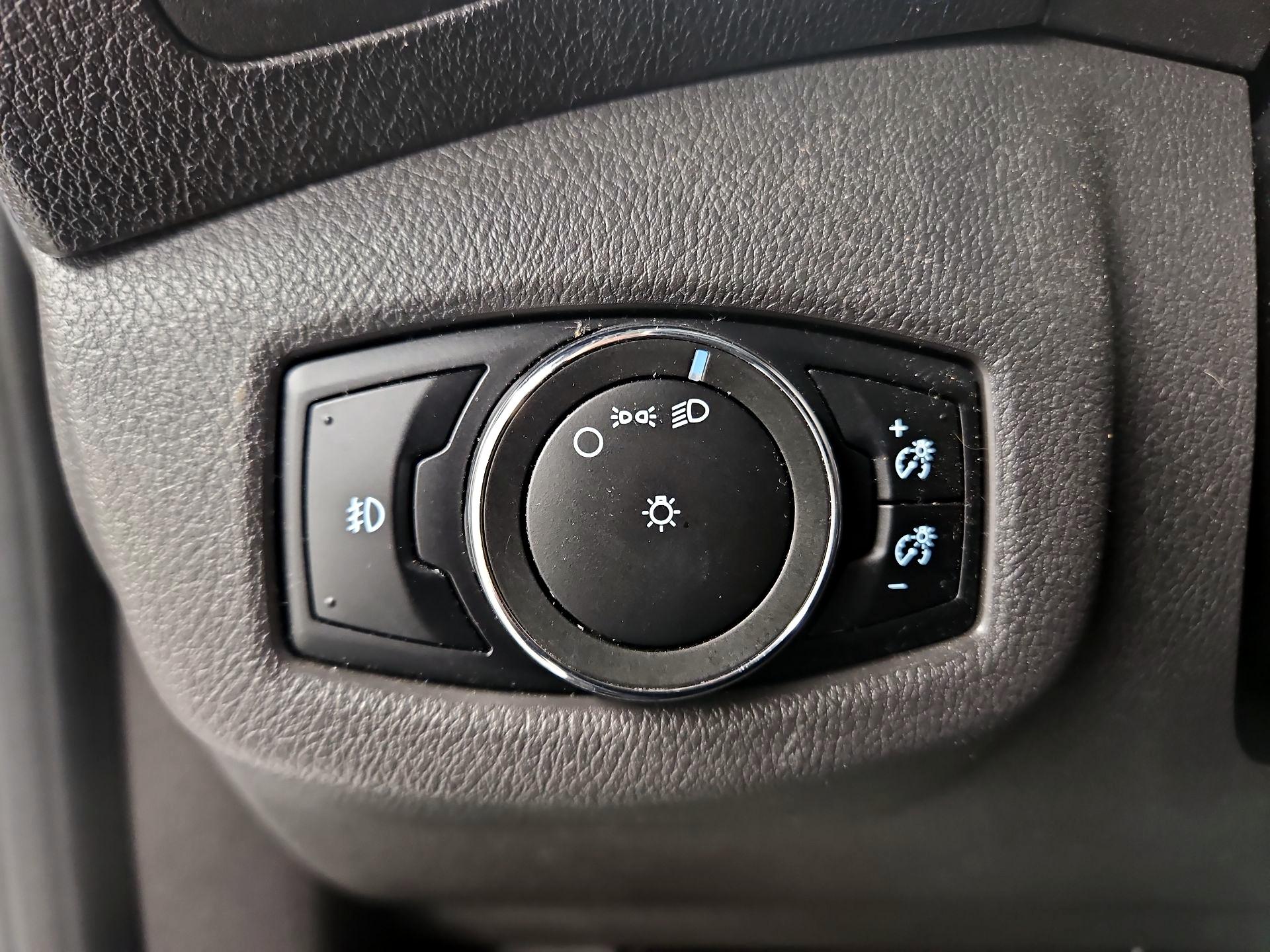 Thumbnail: 2015 Ford Transit Series - 13