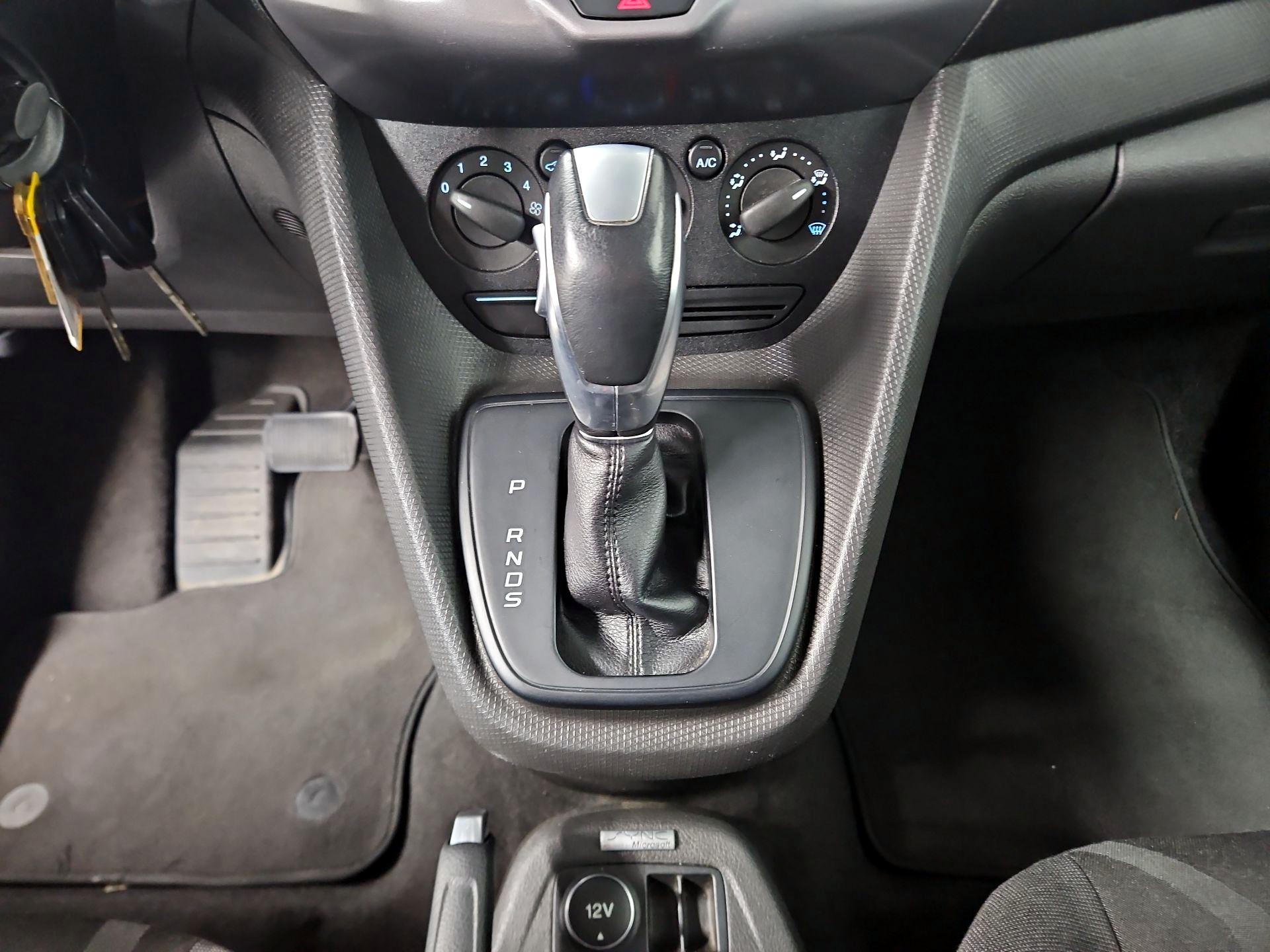 Thumbnail: 2015 Ford Transit Series - 16