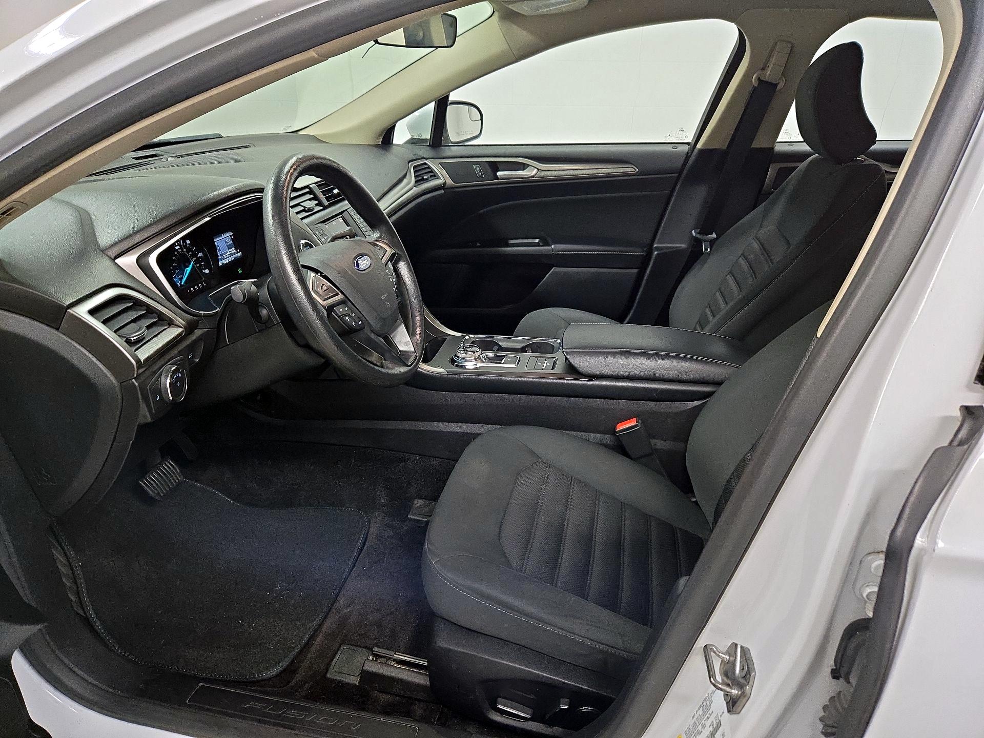 Thumbnail: 2017 Ford Fusion - 11