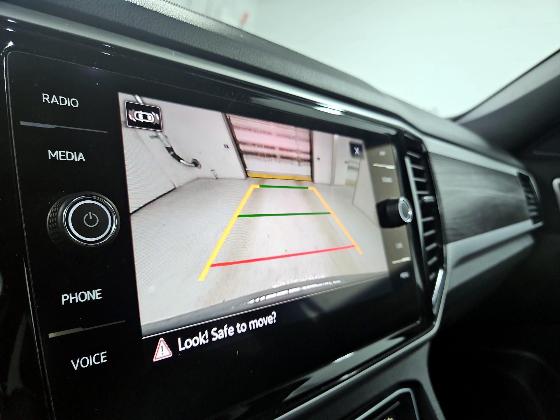 Thumbnail: 2022 Volkswagen Atlas - 14