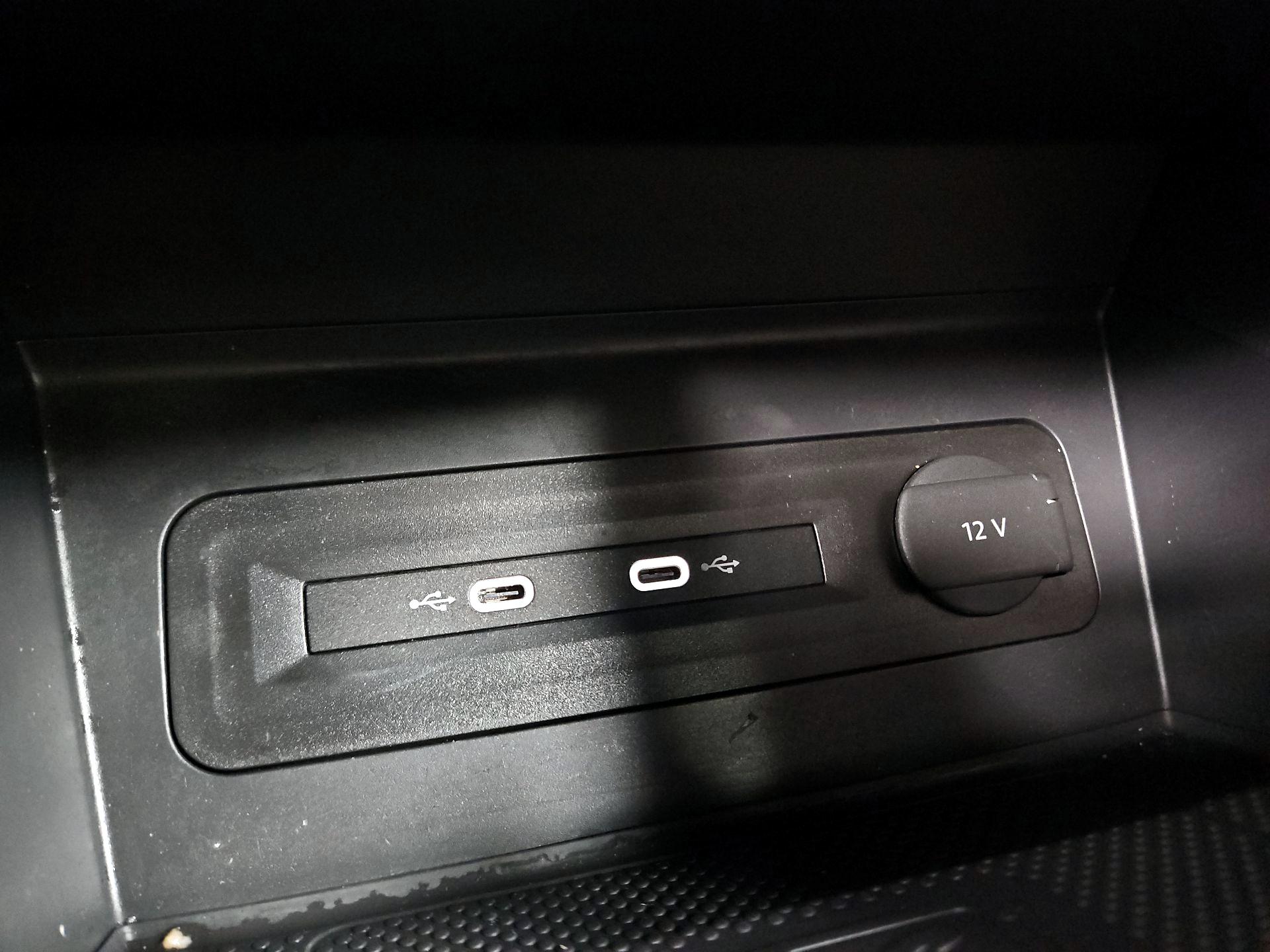 Thumbnail: 2022 Volkswagen Atlas - 18