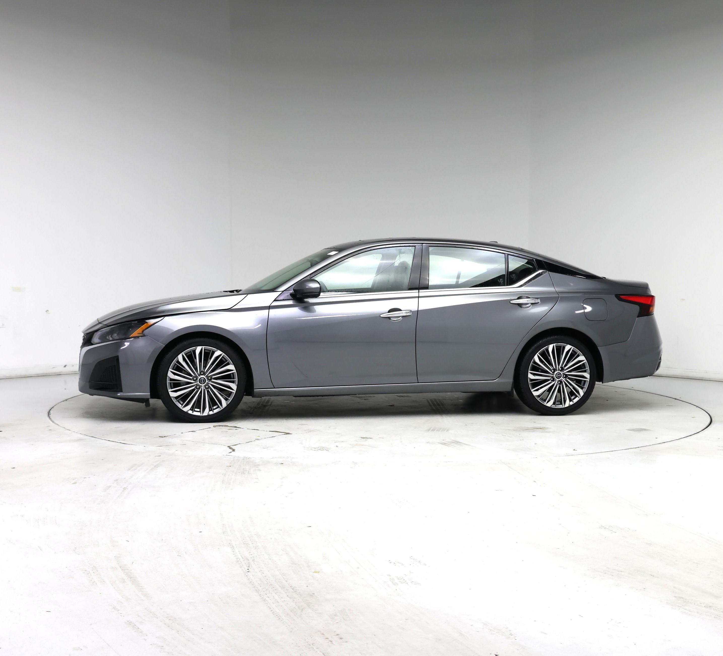 Thumbnail: 2023 Nissan Altima - 3