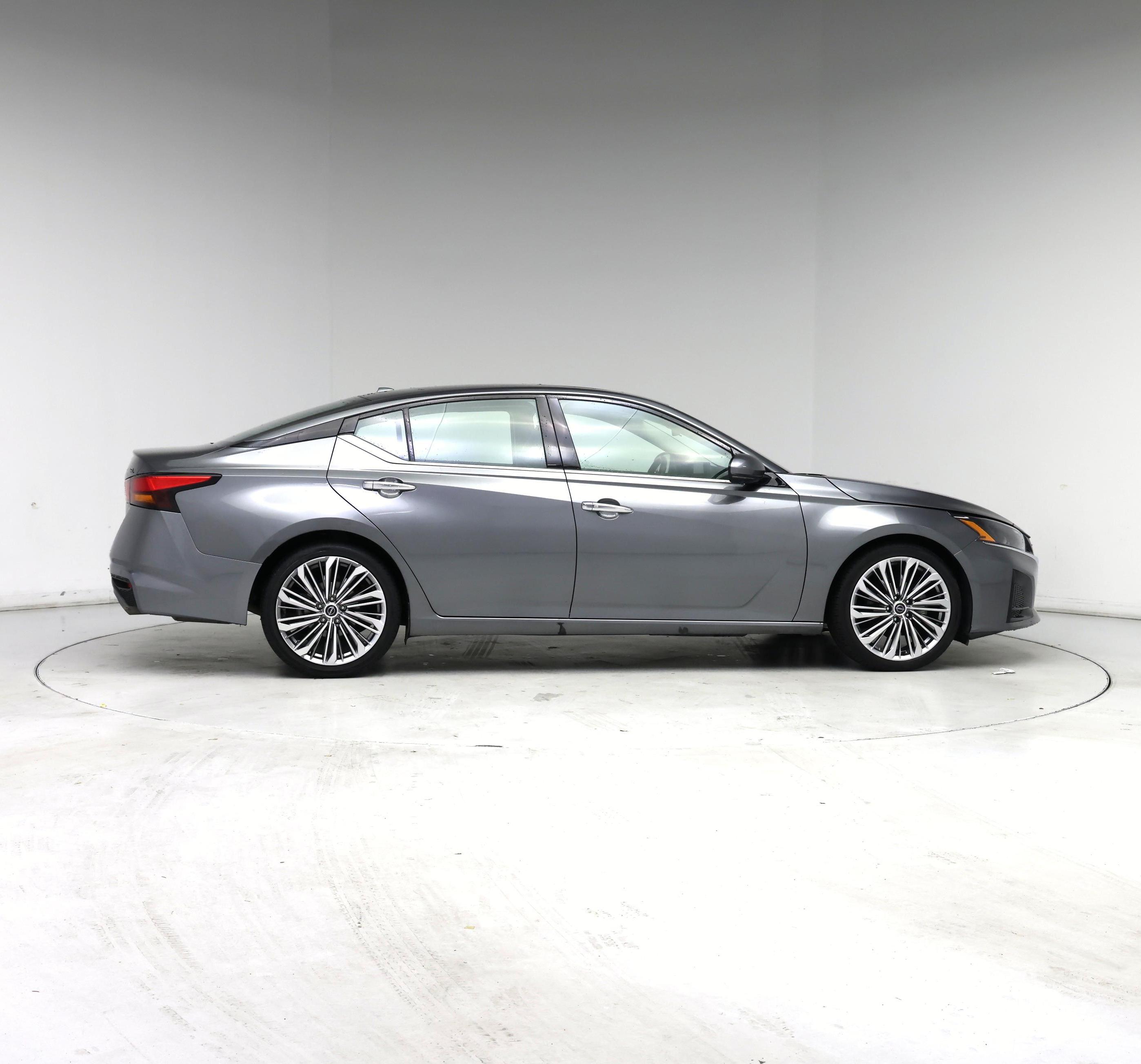 Thumbnail: 2023 Nissan Altima - 7