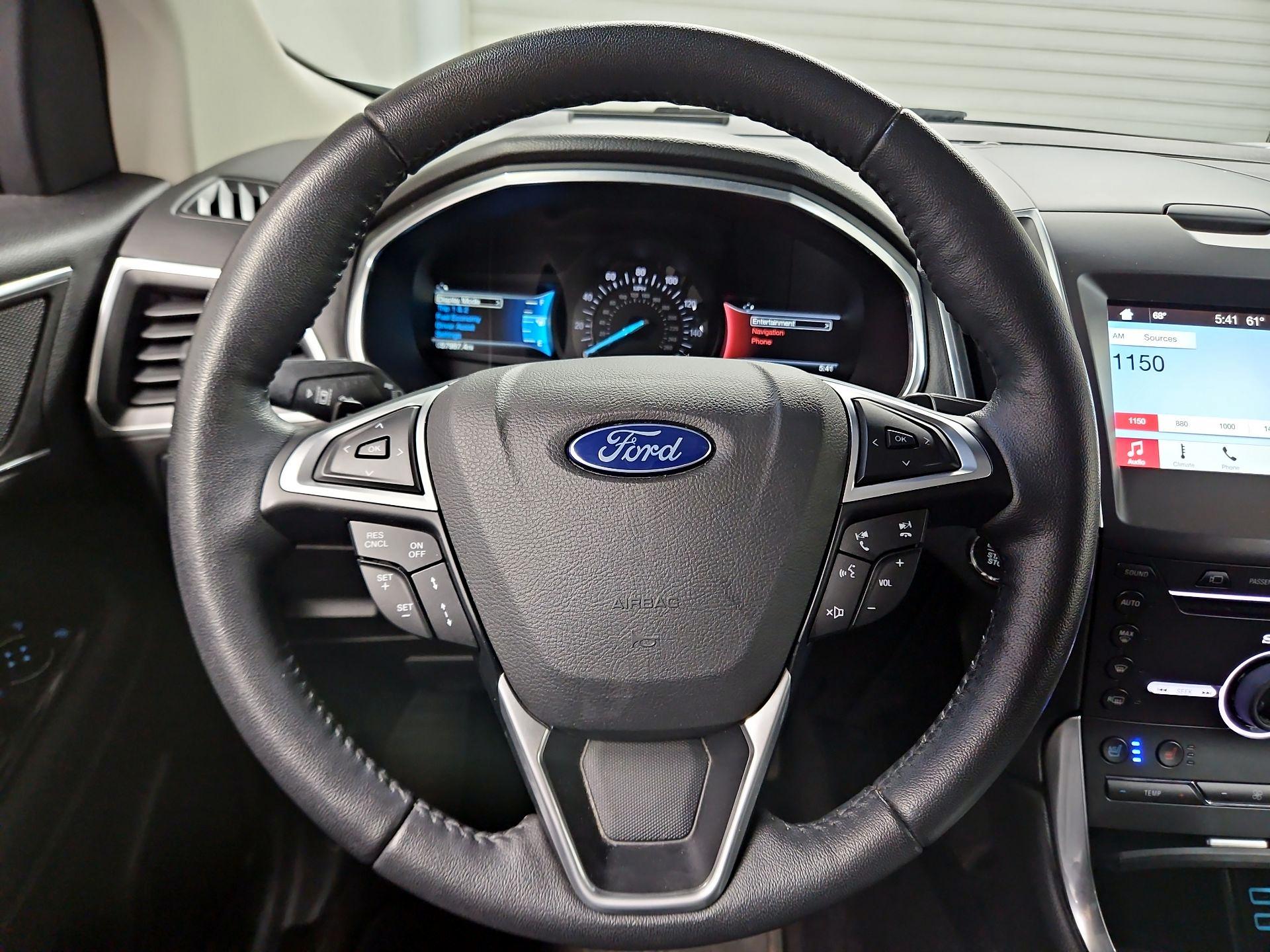 Thumbnail: 2016 Ford Edge - 10