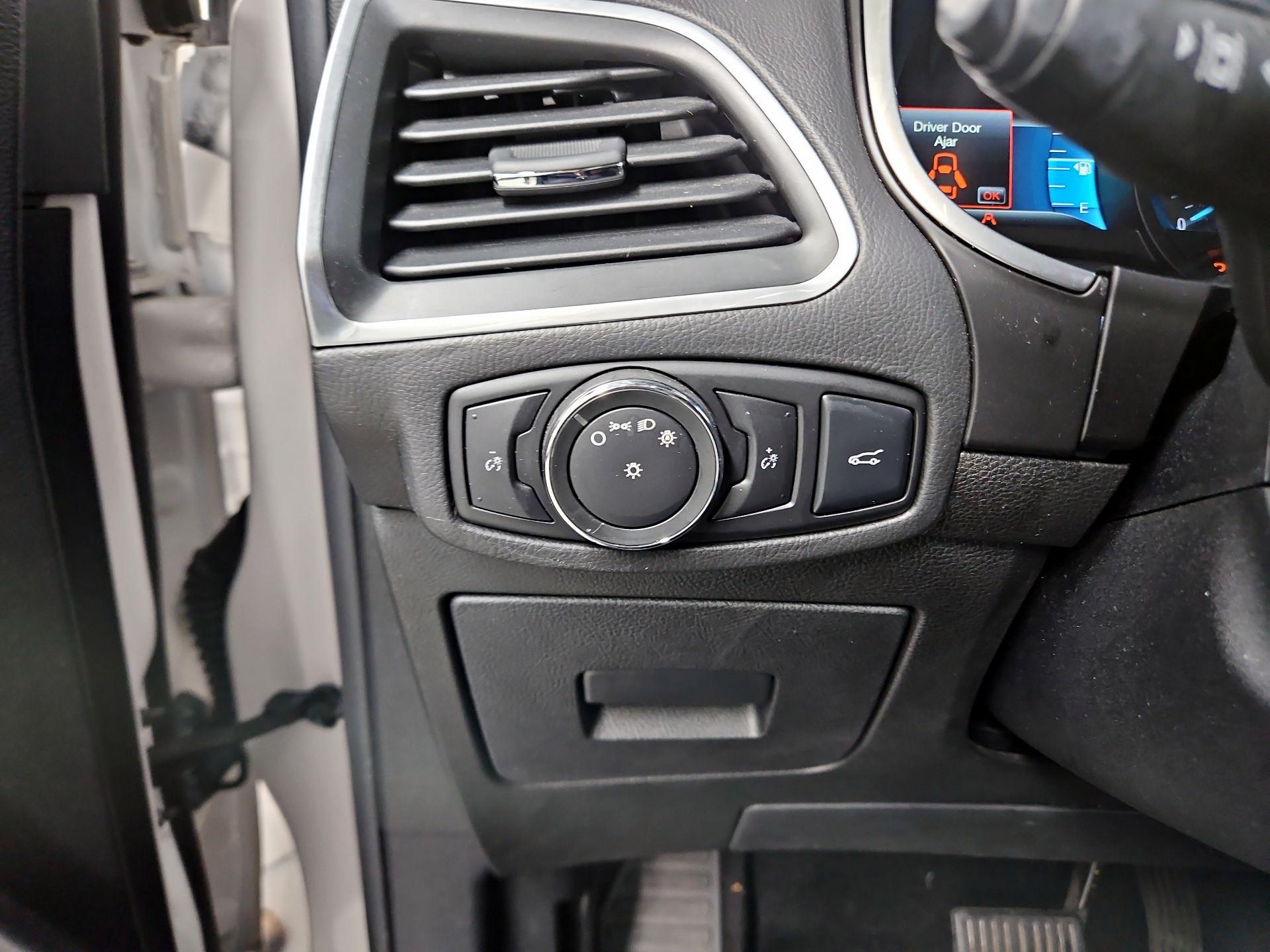 Thumbnail: 2016 Ford Edge - 13