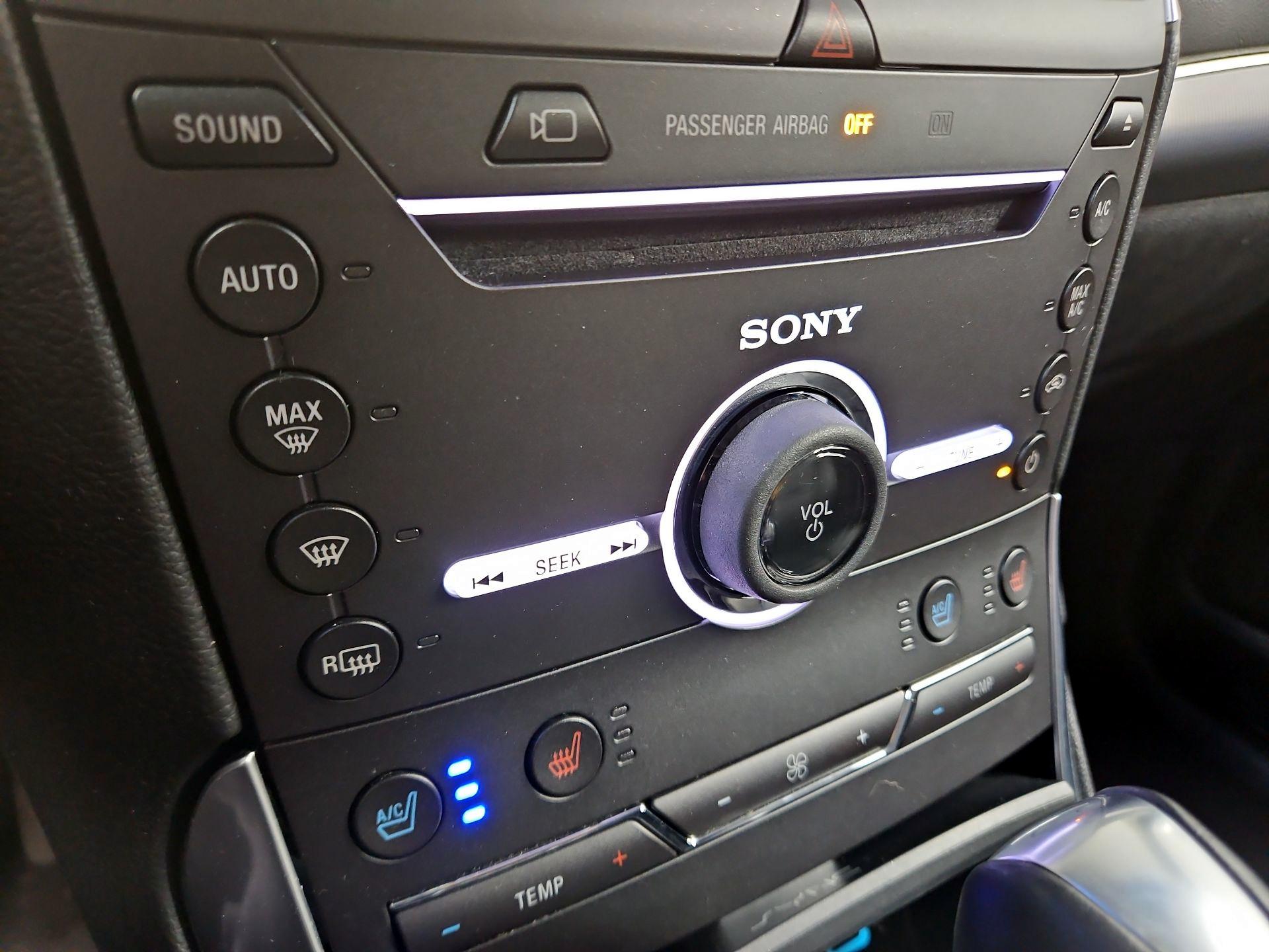 Thumbnail: 2016 Ford Edge - 17