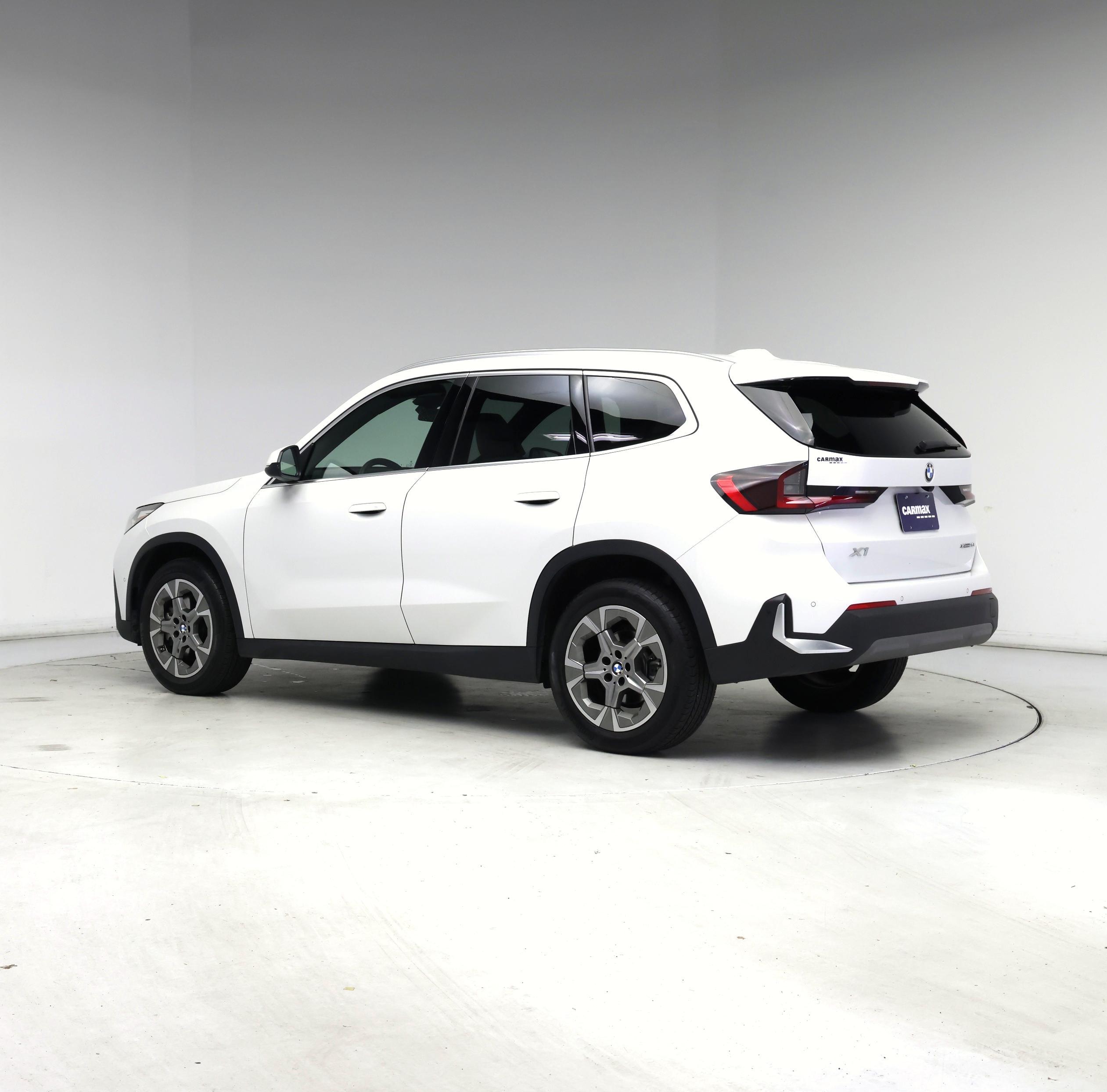 Thumbnail: 2023 BMW X1 - 2