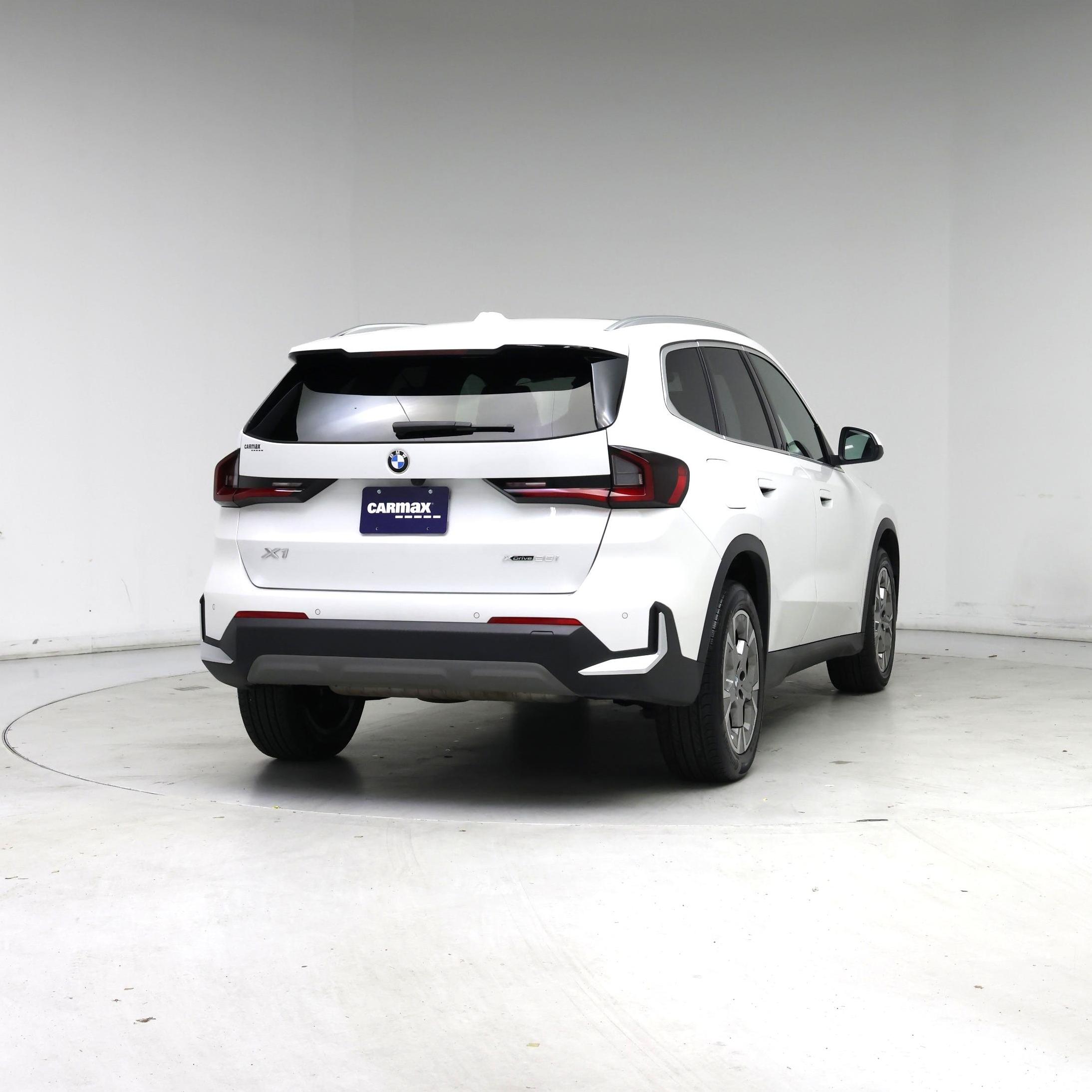 Thumbnail: 2023 BMW X1 - 8