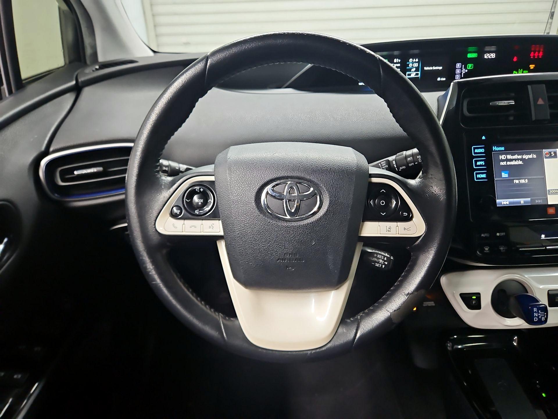 Thumbnail: 2017 Toyota Prius - 10