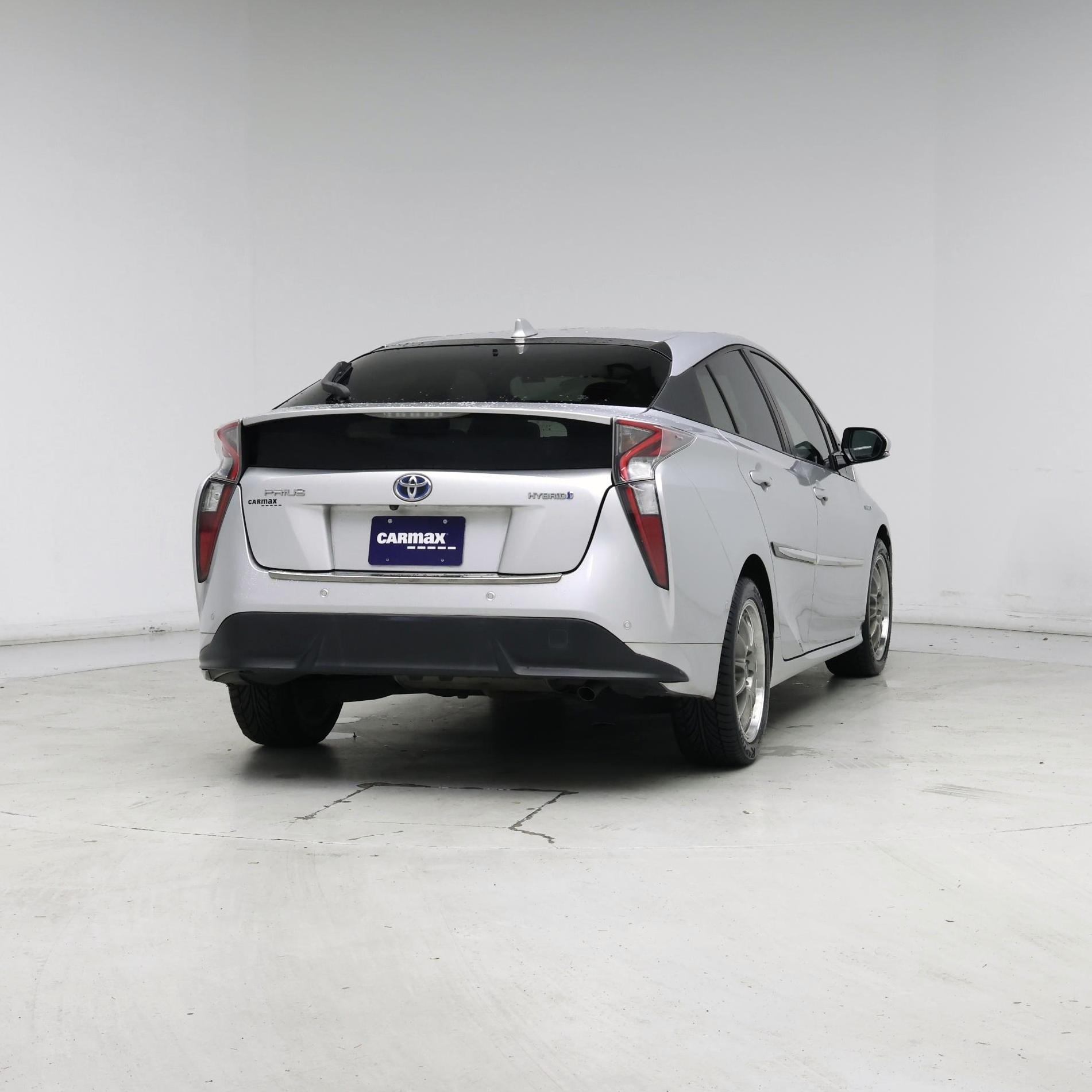 Thumbnail: 2017 Toyota Prius - 8