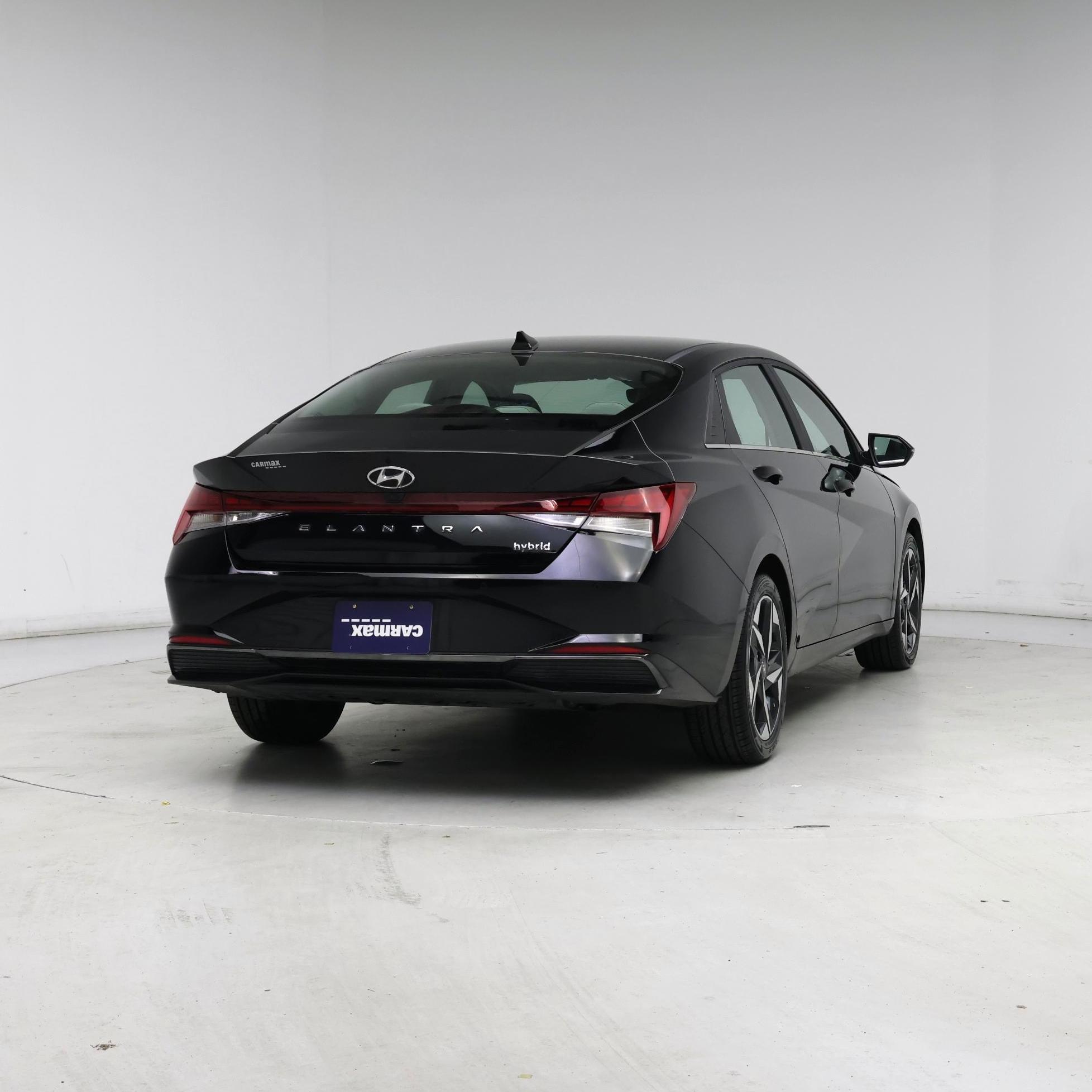 Thumbnail: 2023 Hyundai Elantra - 8