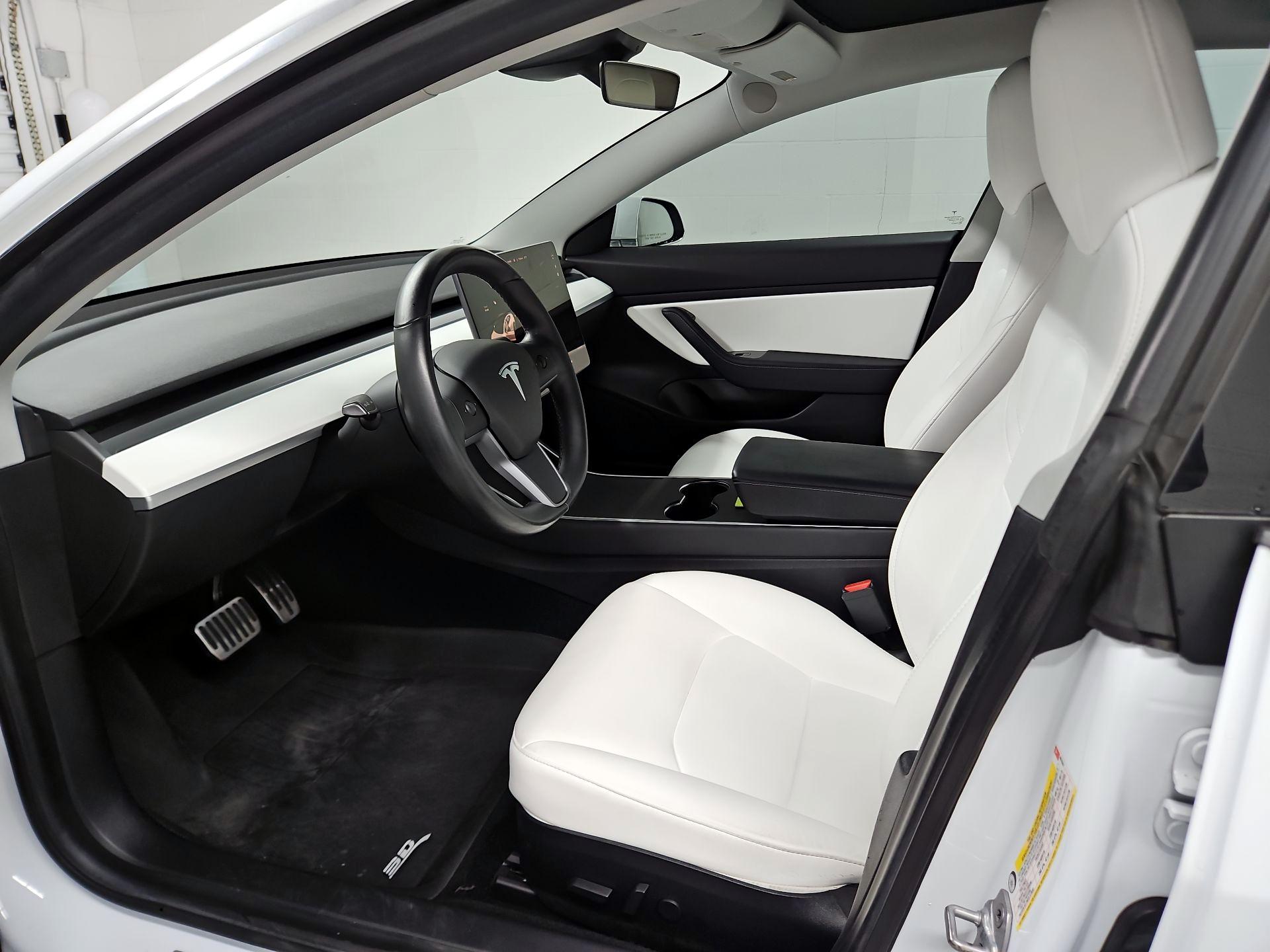 Thumbnail: 2019 Tesla Model 3 - 11