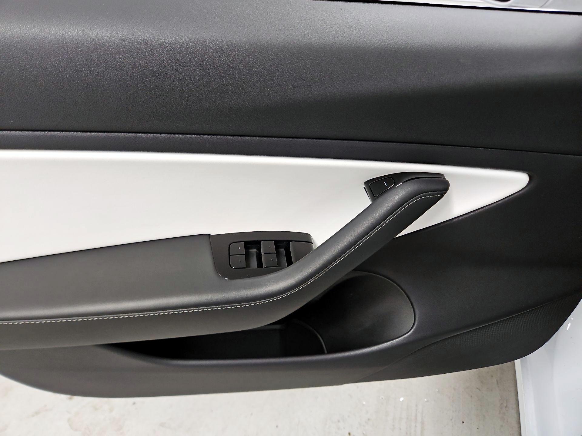 Thumbnail: 2019 Tesla Model 3 - 12