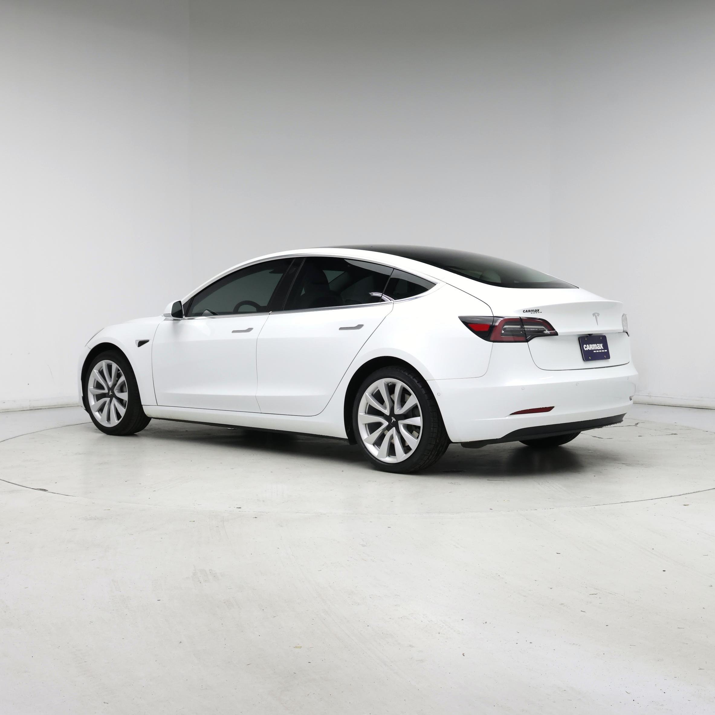 Thumbnail: 2019 Tesla Model 3 - 2