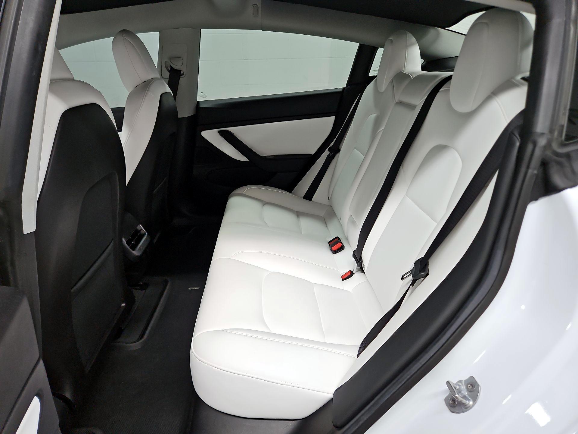 Thumbnail: 2019 Tesla Model 3 - 20