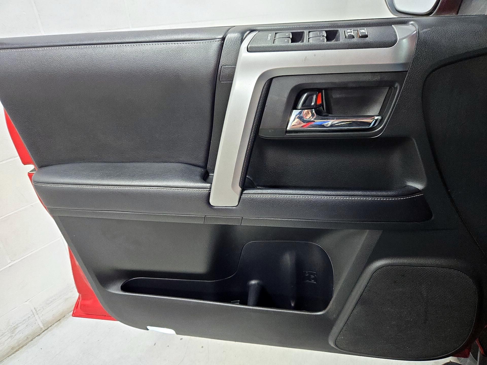 Thumbnail: 2019 Toyota 4Runner - 12