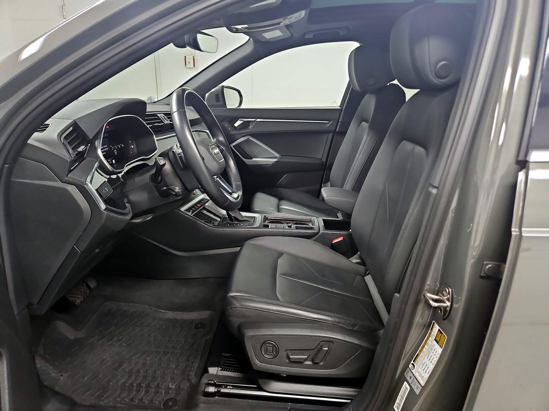 Thumbnail: 2021 Audi Q3 - 11