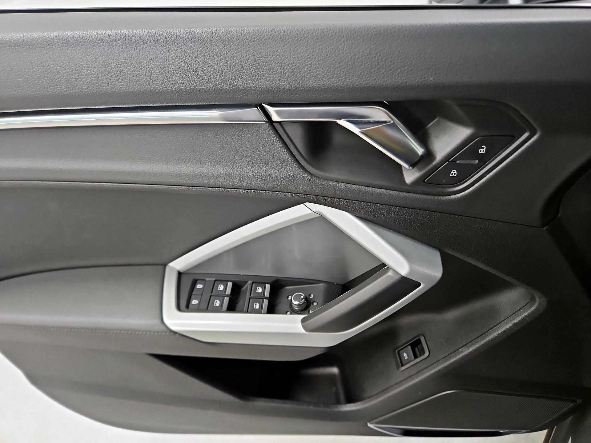 Thumbnail: 2021 Audi Q3 - 12