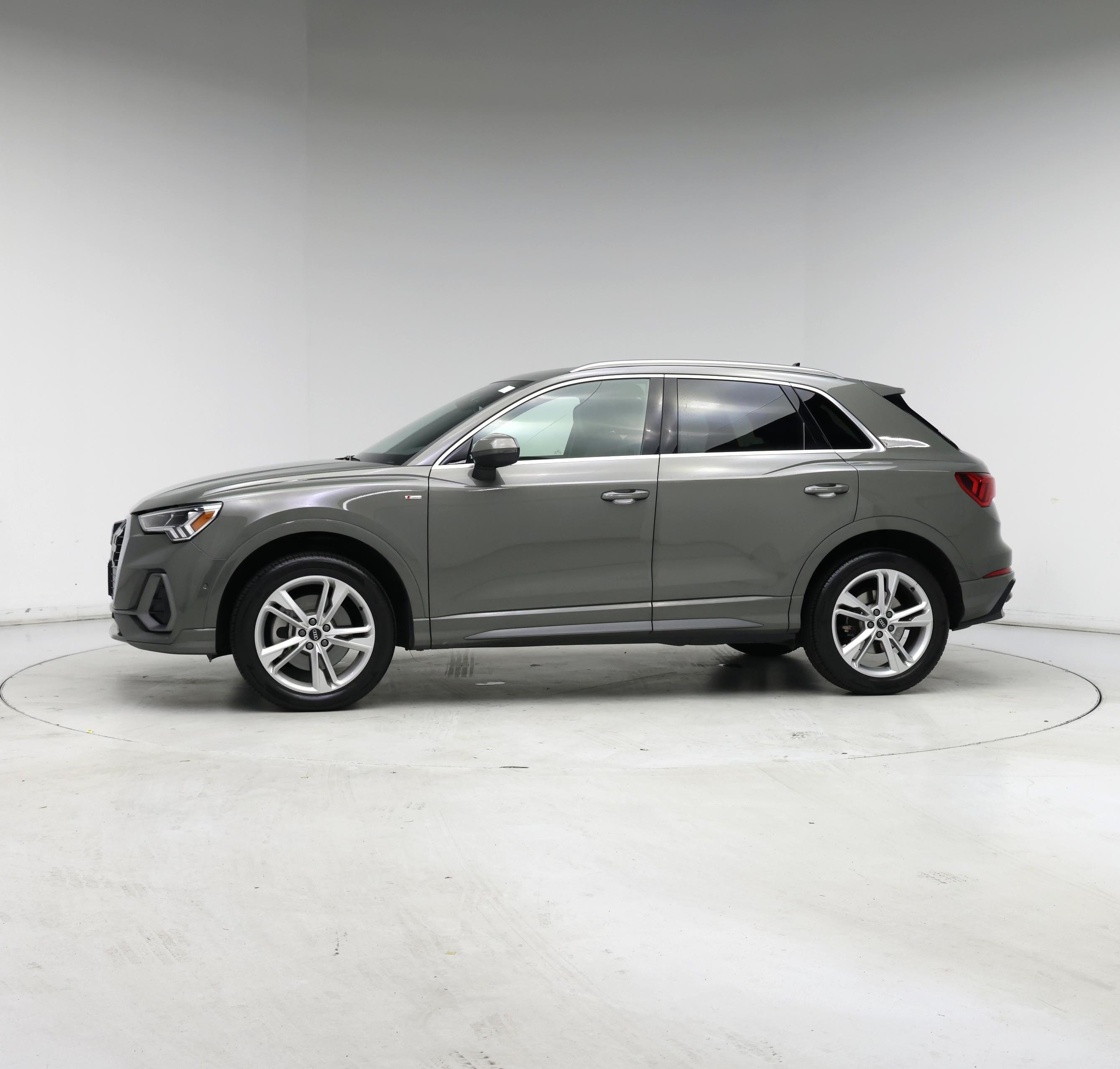 Thumbnail: 2021 Audi Q3 - 3