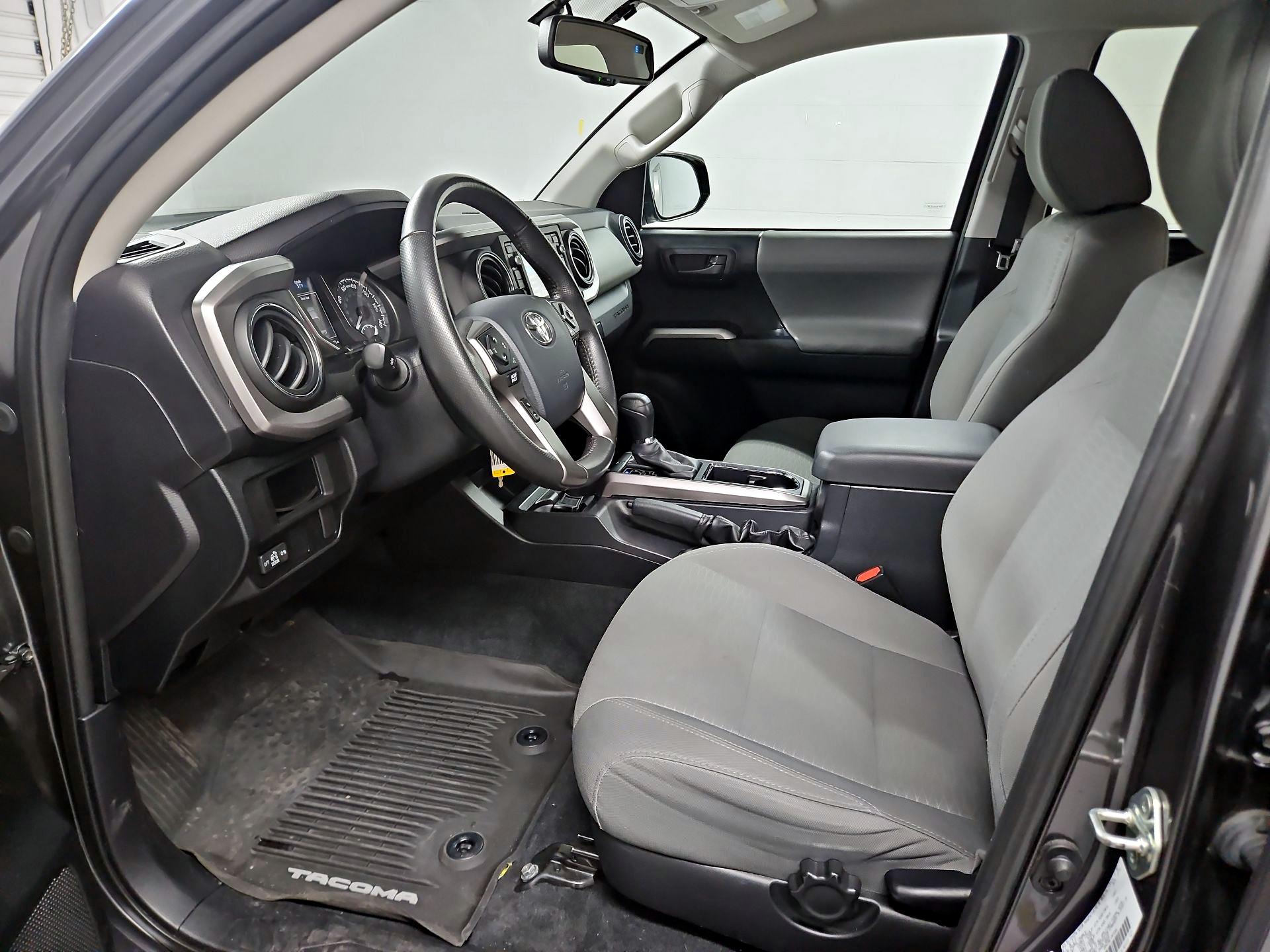 Thumbnail: 2017 Toyota Tacoma - 11