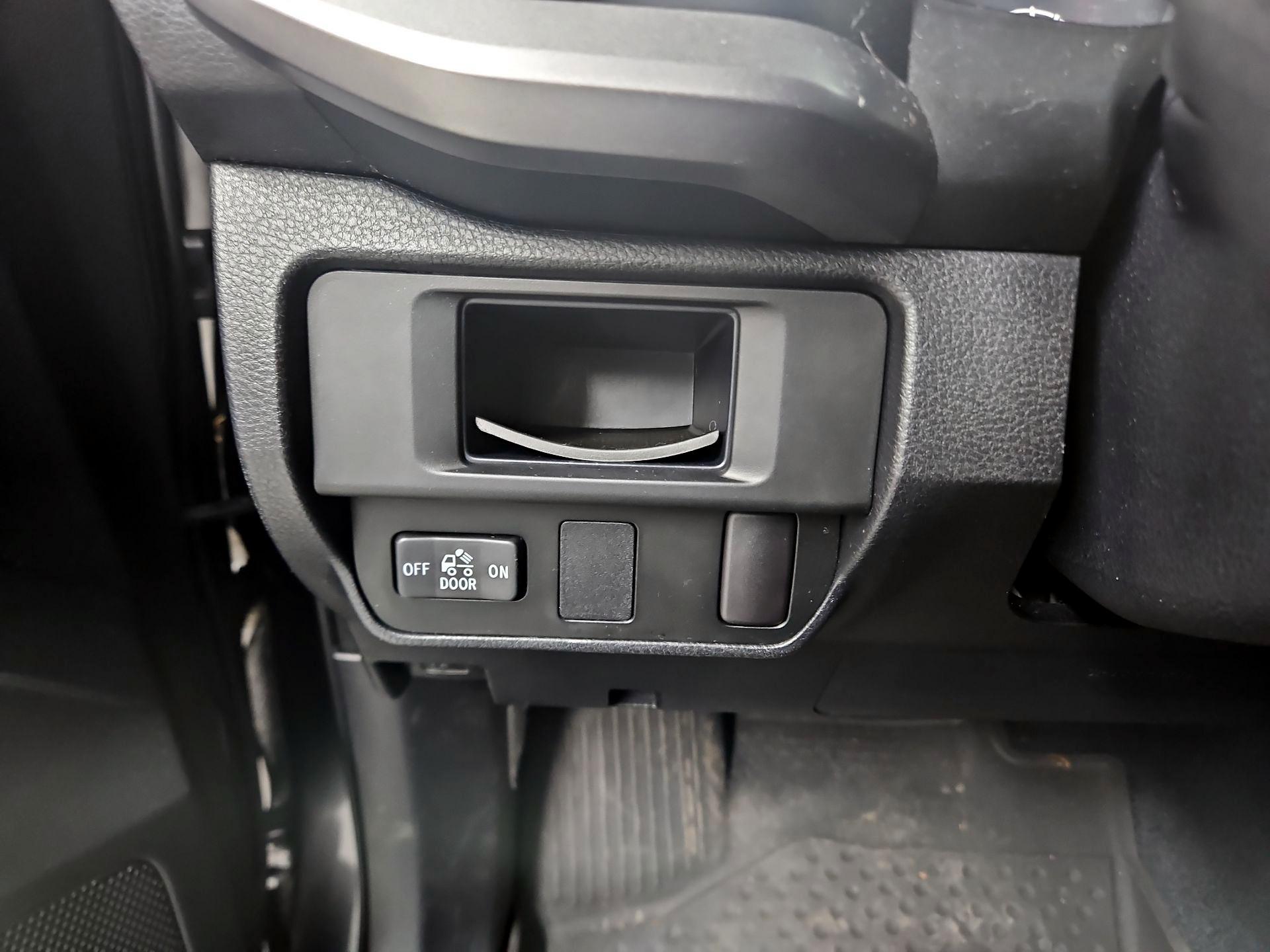 Thumbnail: 2017 Toyota Tacoma - 13