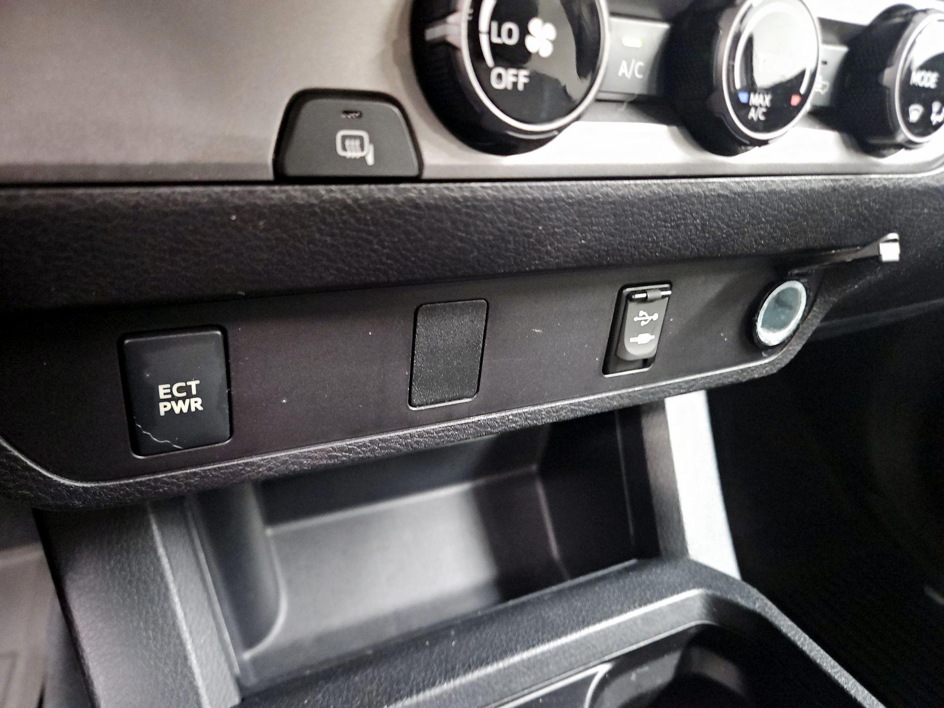 Thumbnail: 2017 Toyota Tacoma - 18