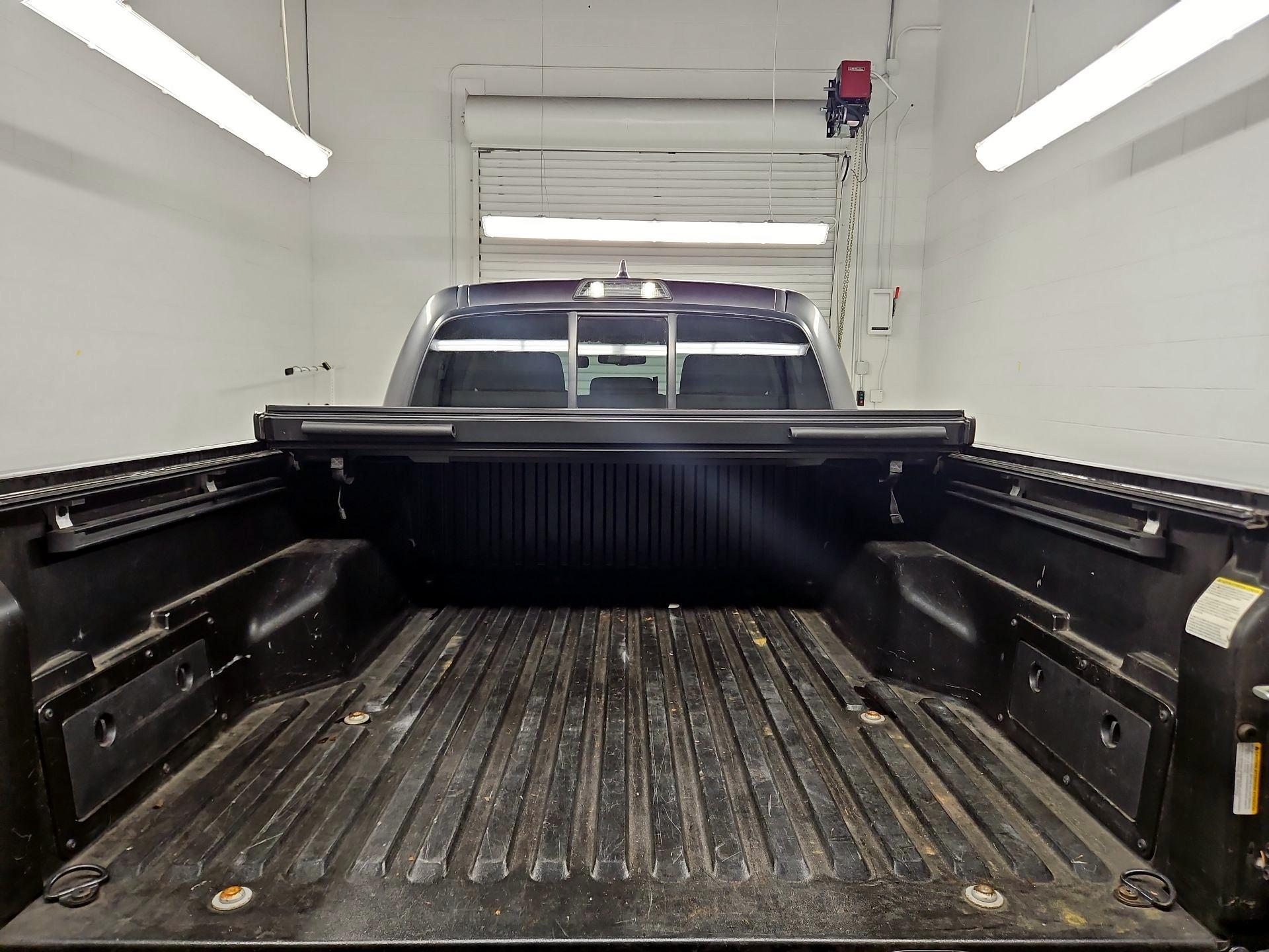 Thumbnail: 2017 Toyota Tacoma - 20