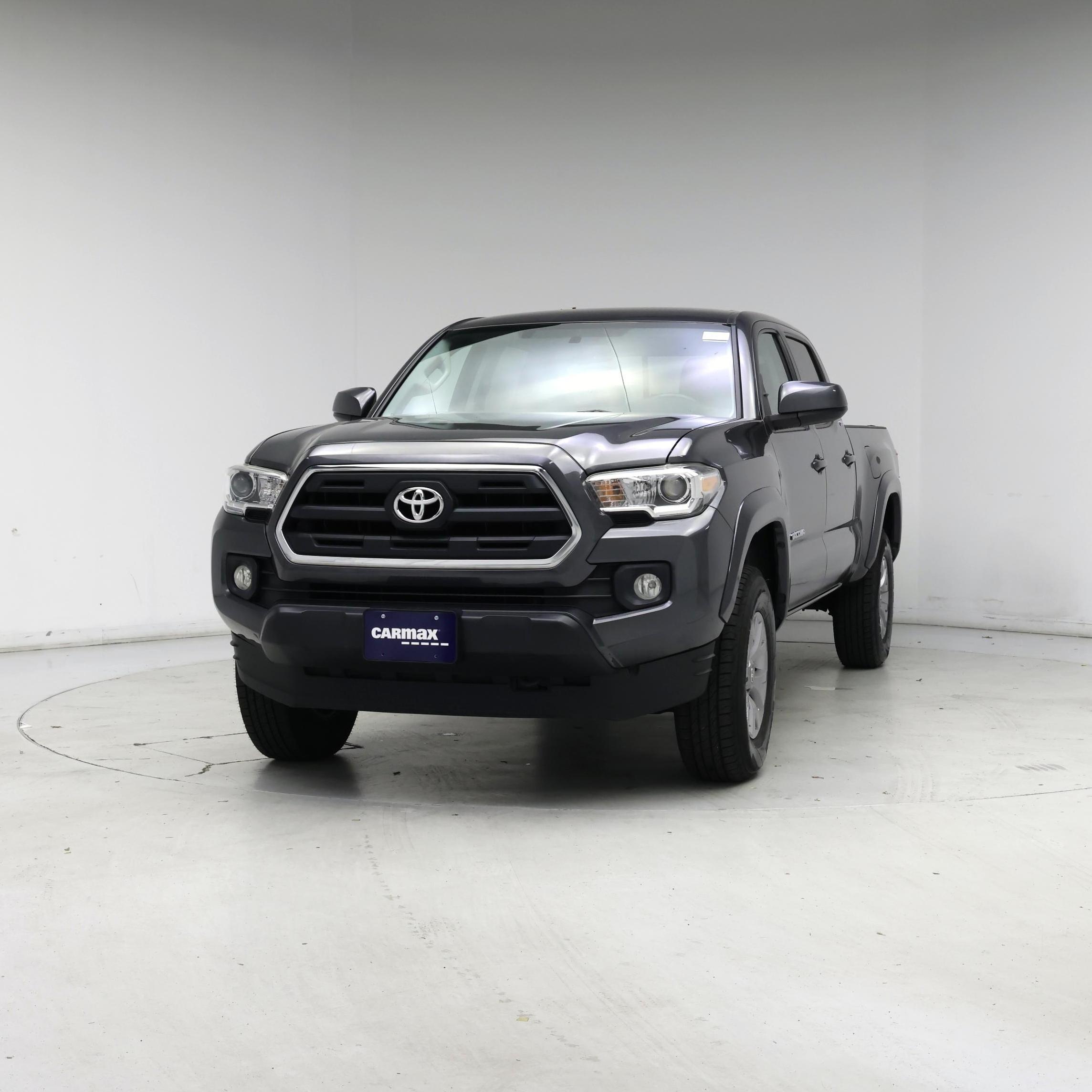 Thumbnail: 2017 Toyota Tacoma - 4