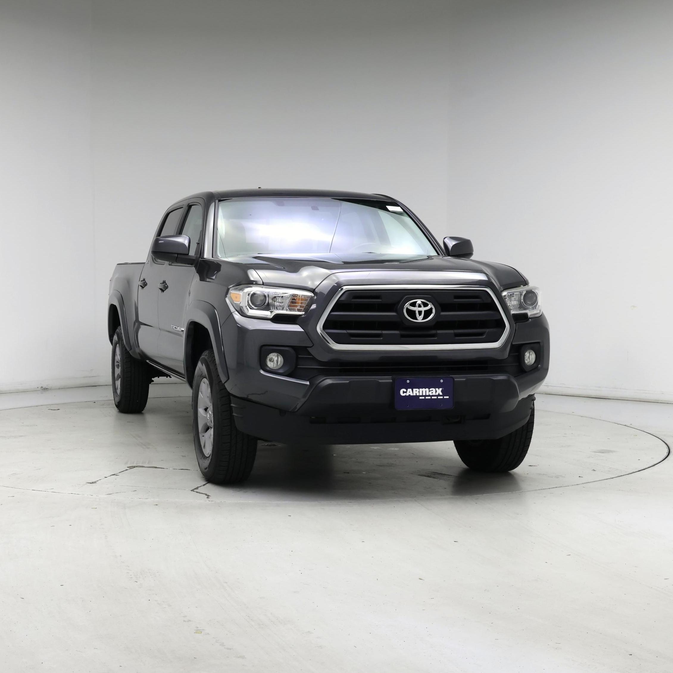 Thumbnail: 2017 Toyota Tacoma - 5