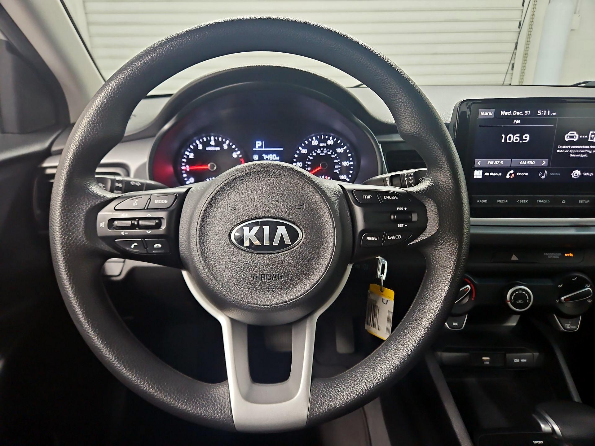 Thumbnail: 2021 Kia Rio - 10