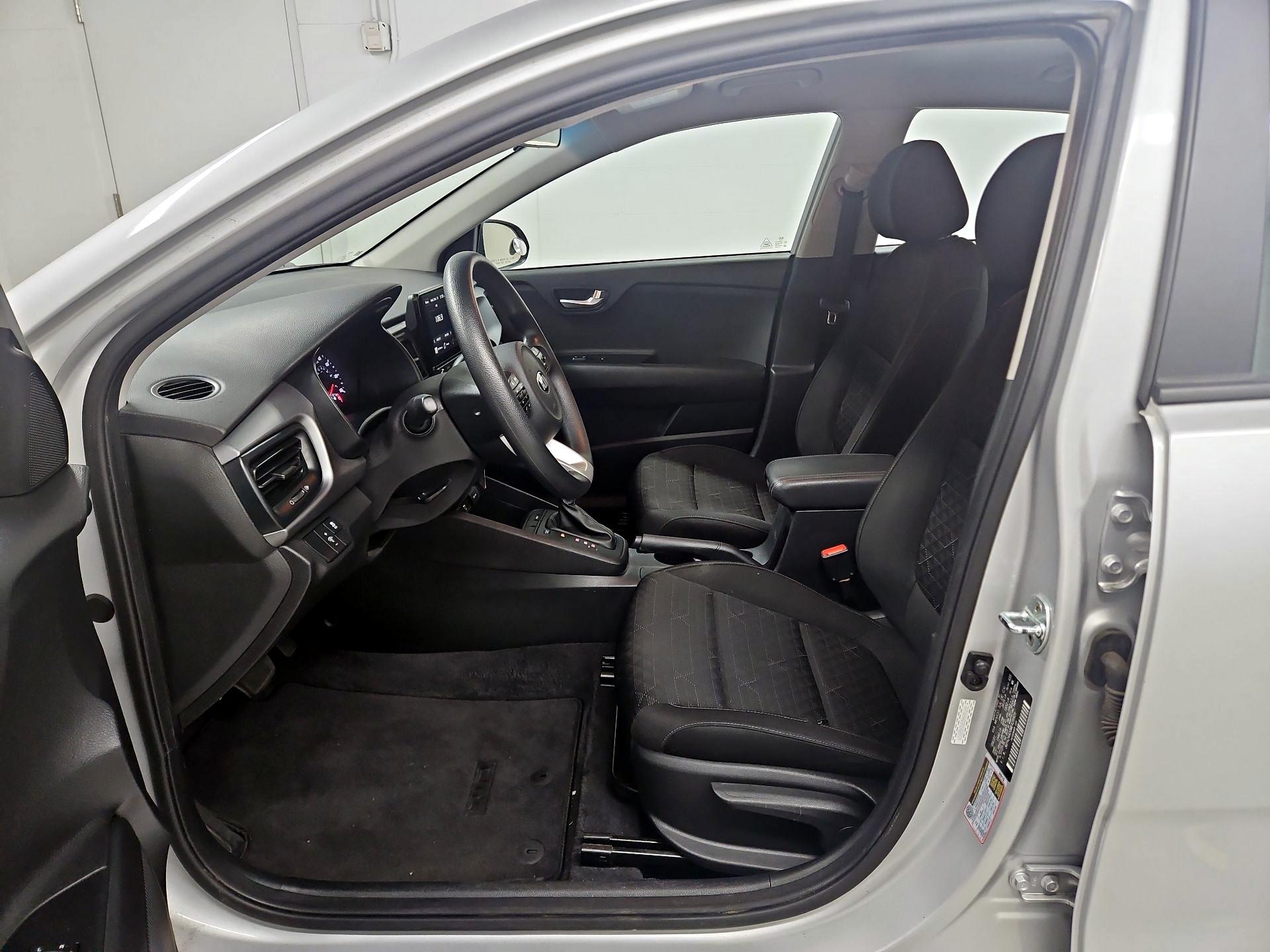 Thumbnail: 2021 Kia Rio - 11