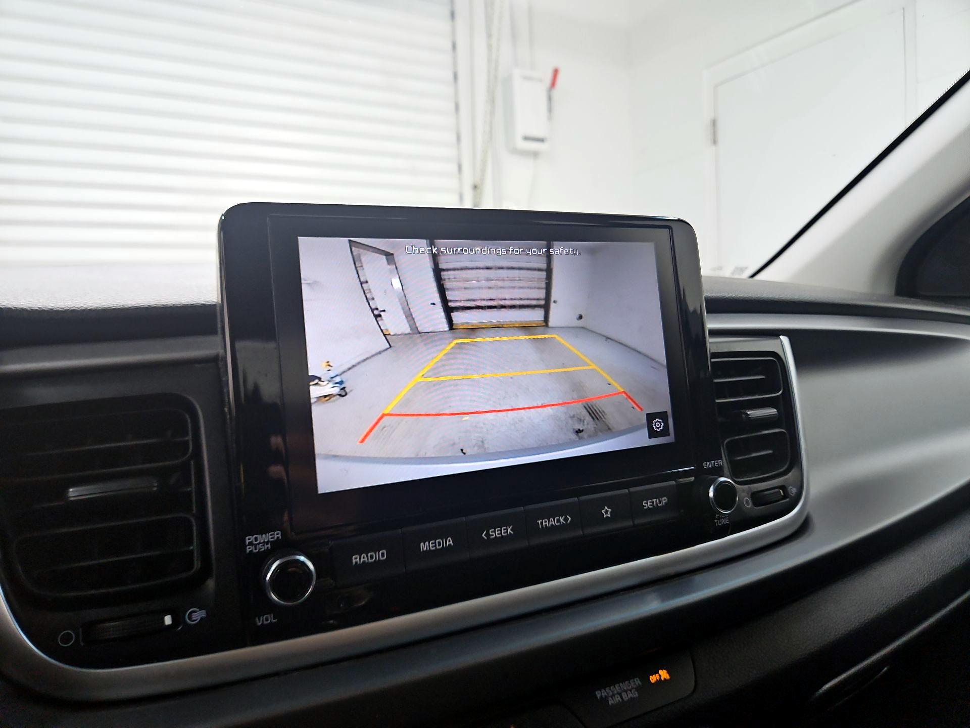 Thumbnail: 2021 Kia Rio - 14