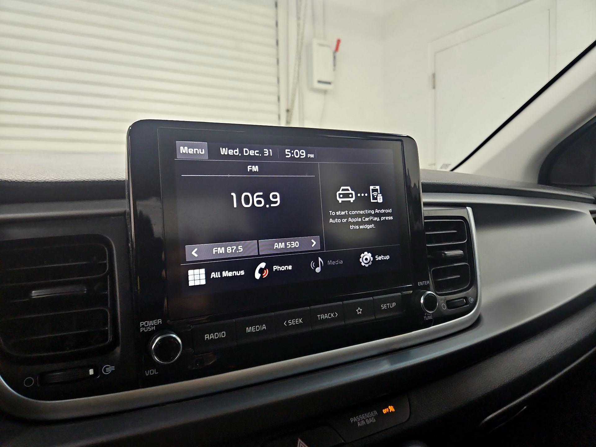 Thumbnail: 2021 Kia Rio - 15