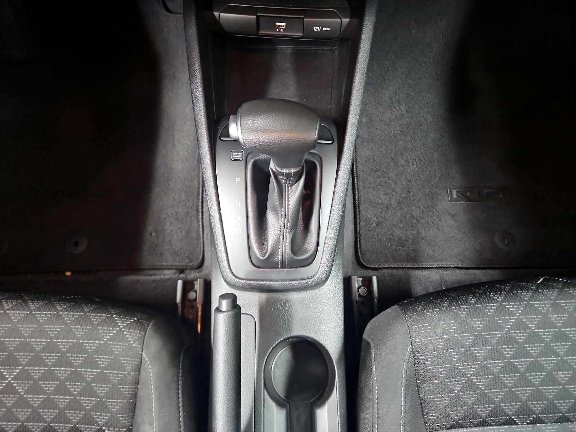 Thumbnail: 2021 Kia Rio - 17