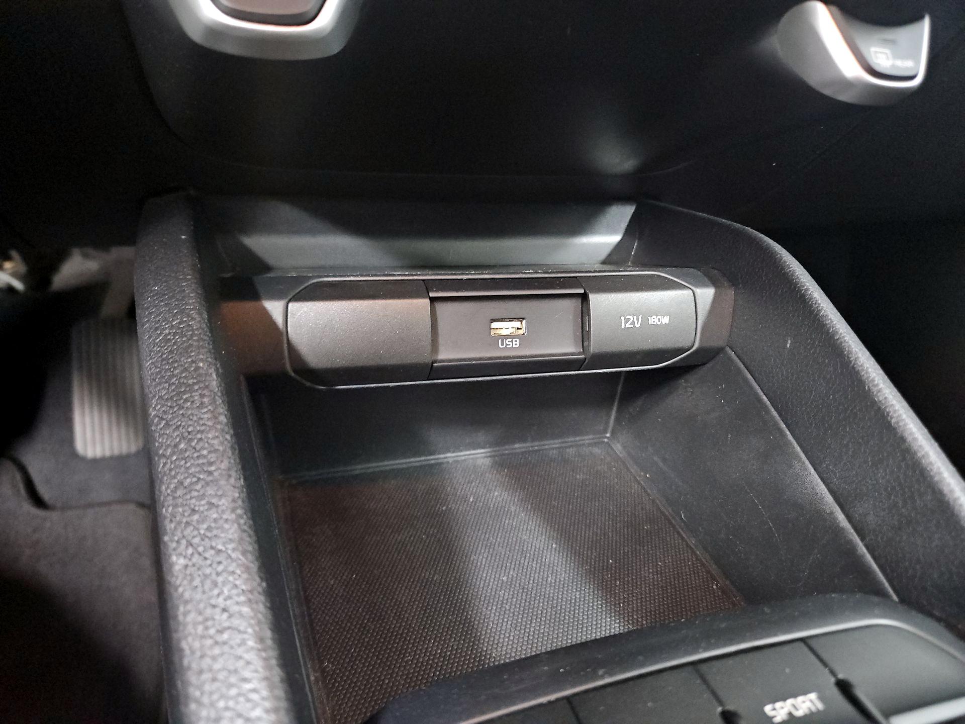 Thumbnail: 2021 Kia Rio - 18